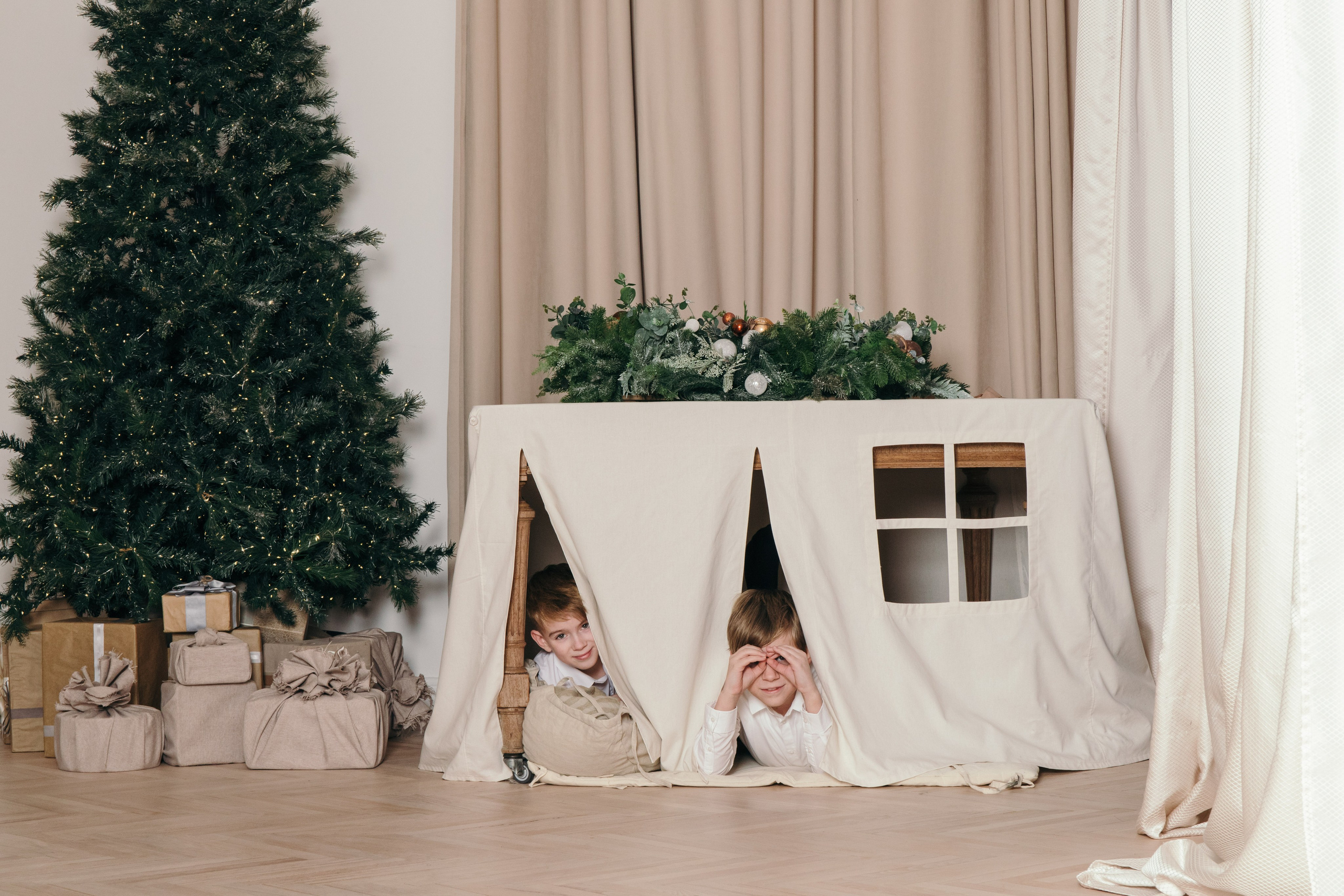 Семья в красном. Фотограф Елена Балакина (Челябинск)