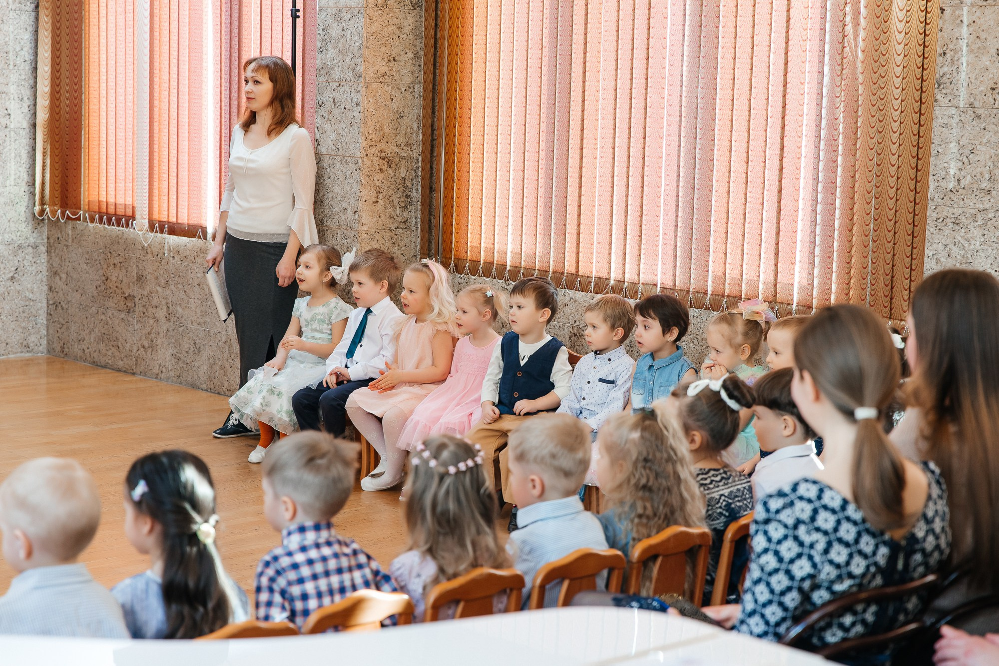 Детский сад № 93 — Утренник (07.03.2023). Свадебный и семейный фотограф Крамар Наталья