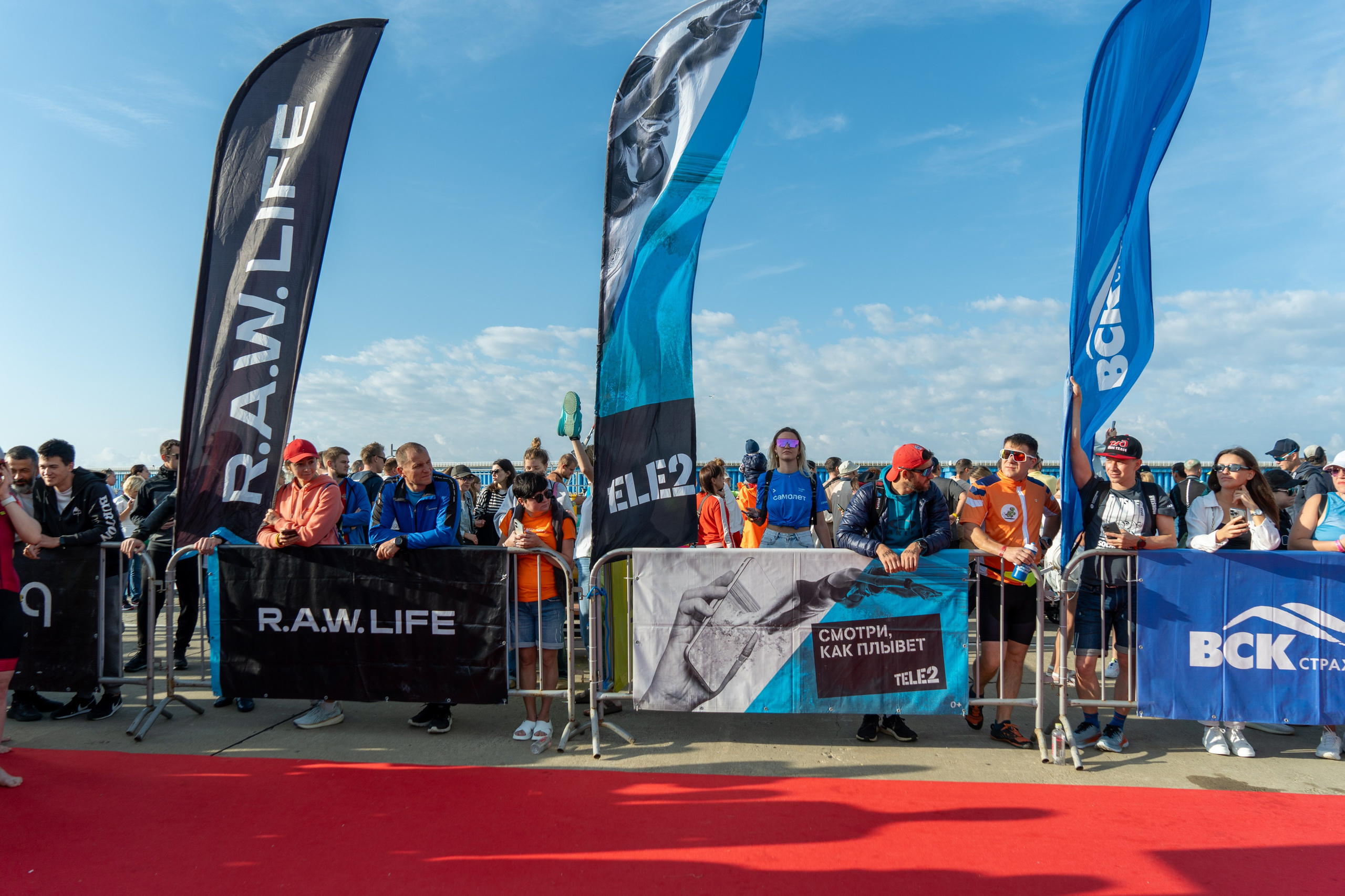 Фотоотчет партнерской интеграции для компании TELE2 на фестивале Ironstar. Репортажный фотограф в Красной Поляне и Сочи Павлюченко Екатерина