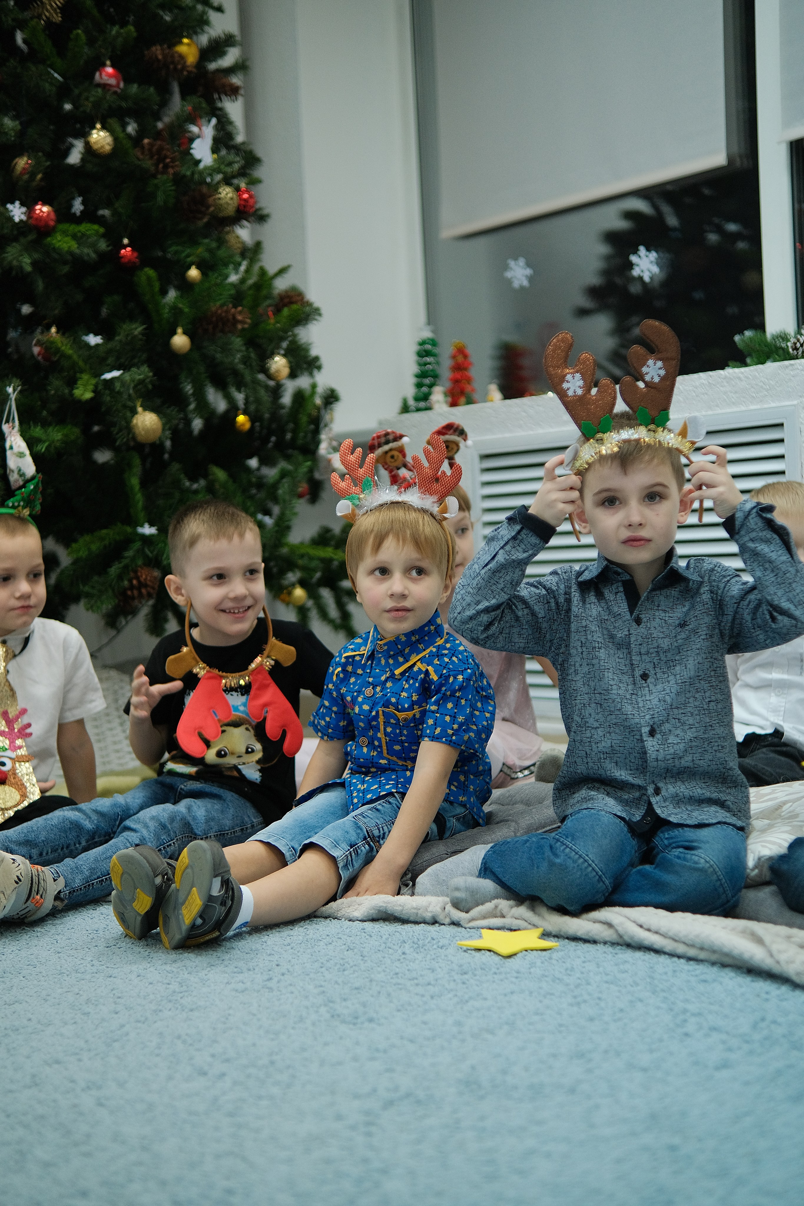 Мир знаний (Новогодний утренник). Serg_film