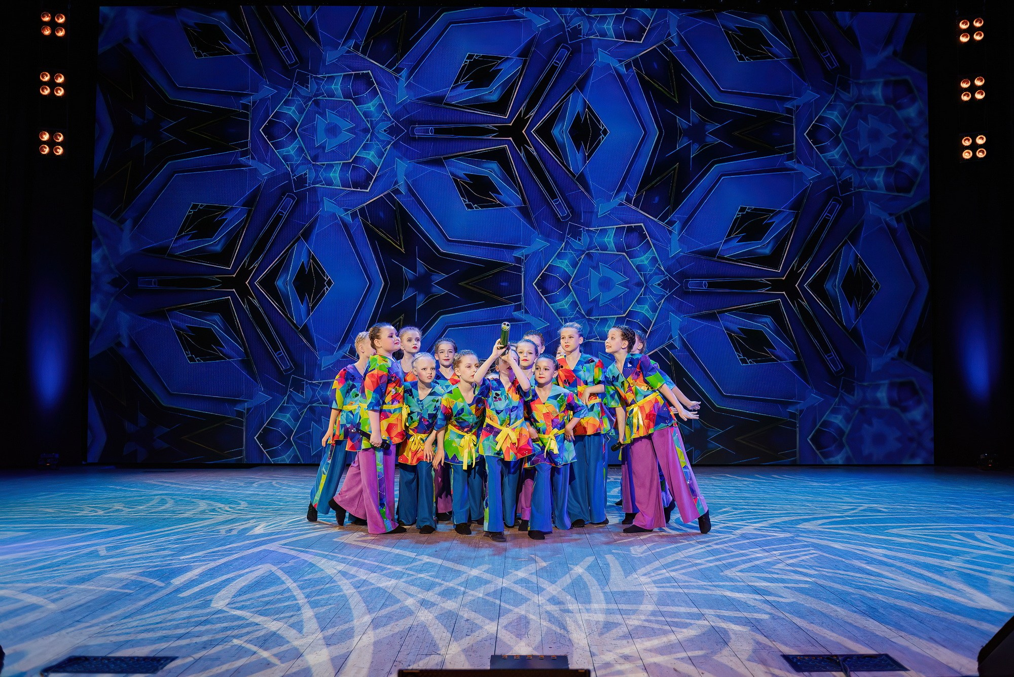 Отчетный концерт Образцового коллектива Алтая театра эстрадной песни «Созвездие». Свадебный и репортажный фотограф Никита Сницарев в Барнауле