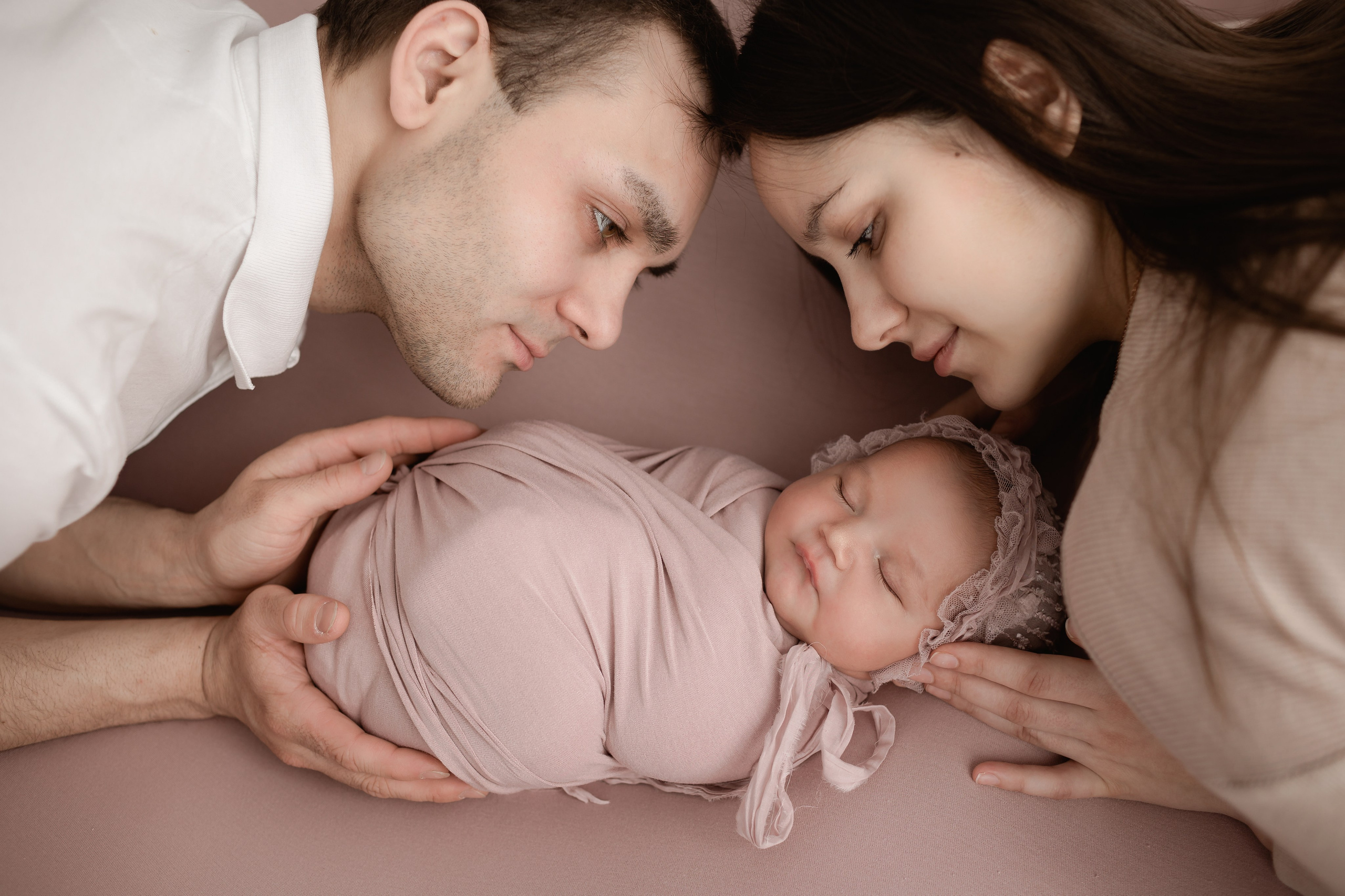 Newborn (фотосессия новорожденных). Фотостудия для новорожденных и малышей в Твери — «На ручках»