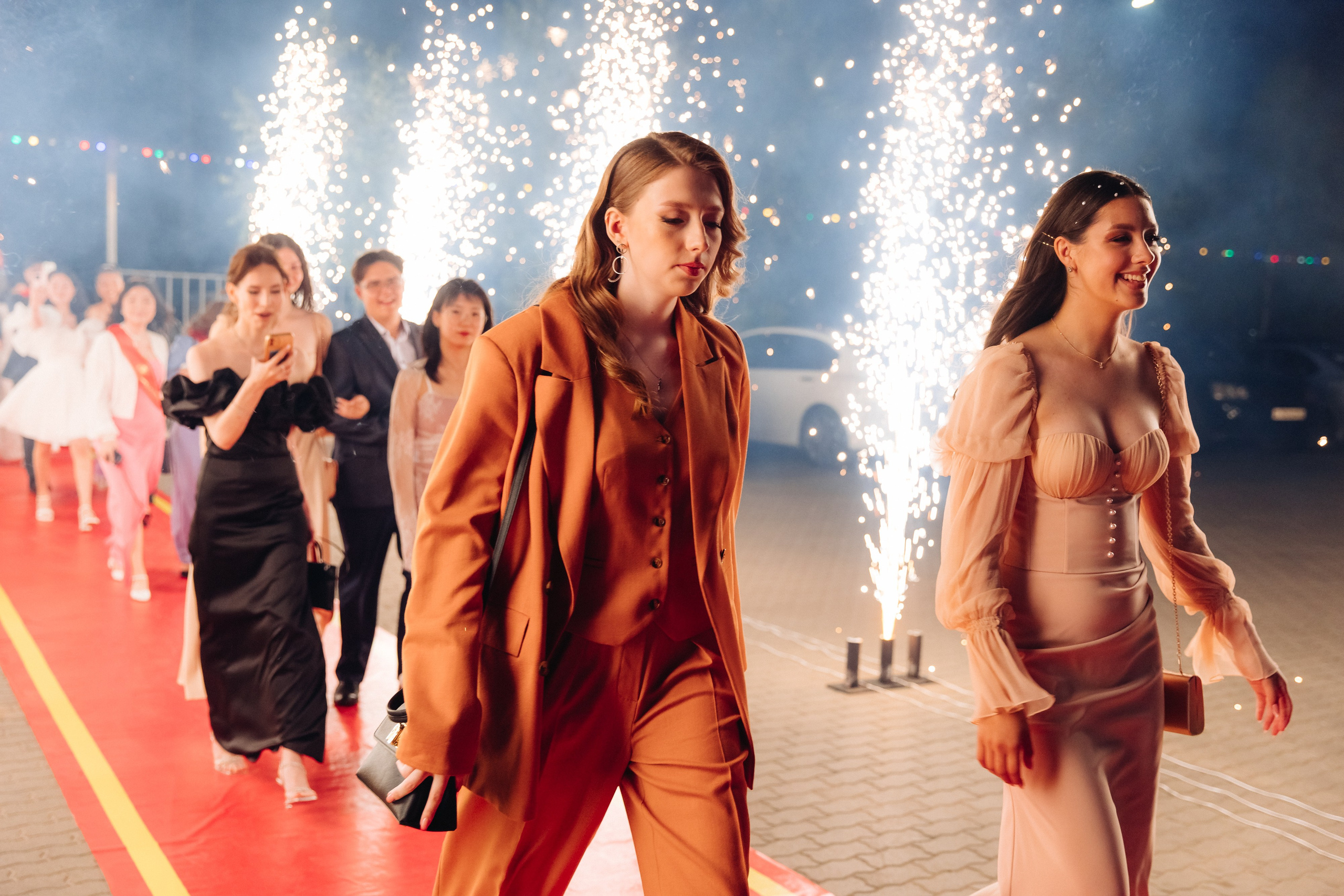 Выпускной вечер. 49 школа. Баран на корове. Свадебный и семейный фотограф в Улан-Удэ