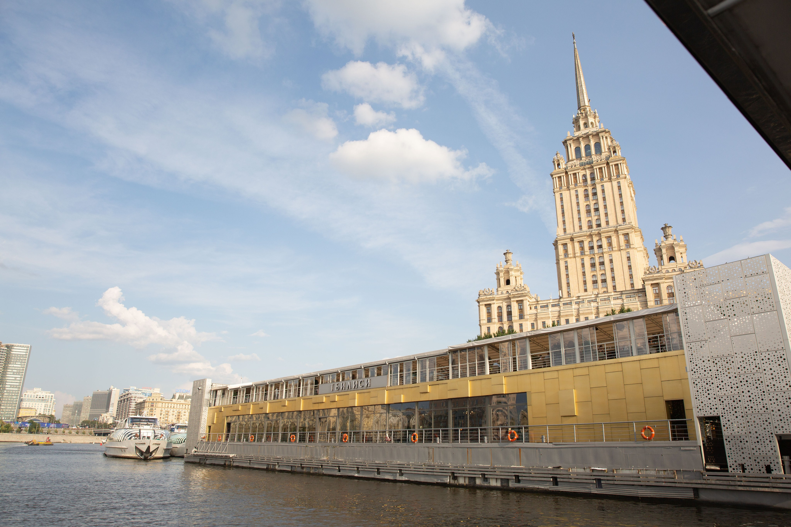 Dubai Vibes Intourist Cruise Party. Семейный и детский фотограф Анна Петракова