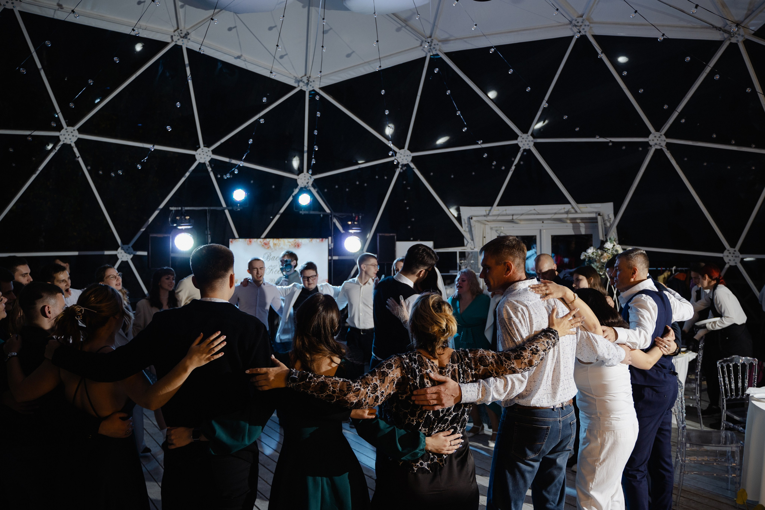 Ксения и Василий. Хвоя. Фотограф Аля Овчарова