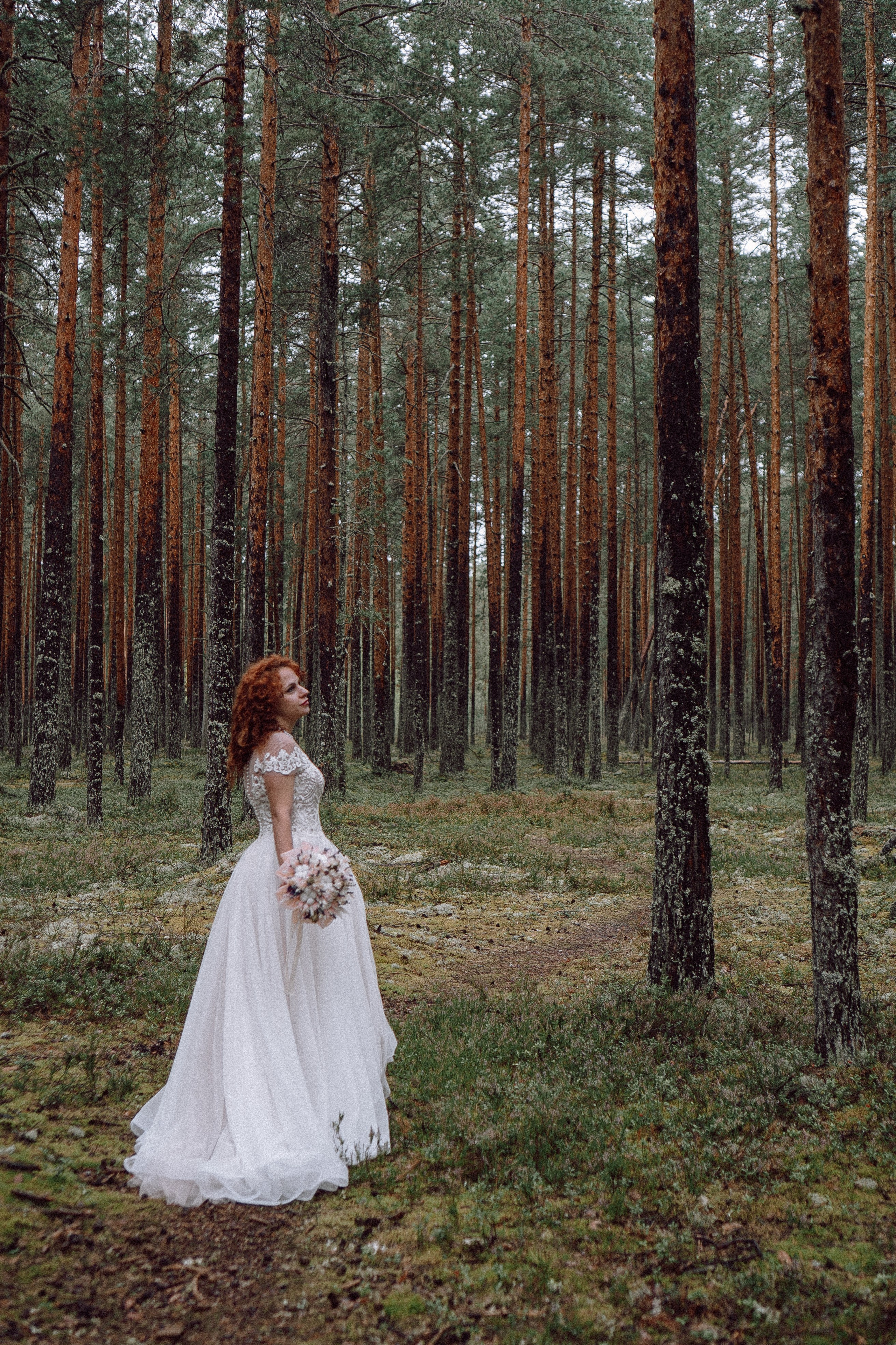 СВАДЕБНАЯ ФОТОСЕССИИЯ ПАРЫ В ГОРОДЕ ПРИОЗЕРСК В СОСНОВОМ ЛЕСУ И С ПИКАПОМ. Профессиональный фотограф, Санкт-Петербург — Виктория Богомолова