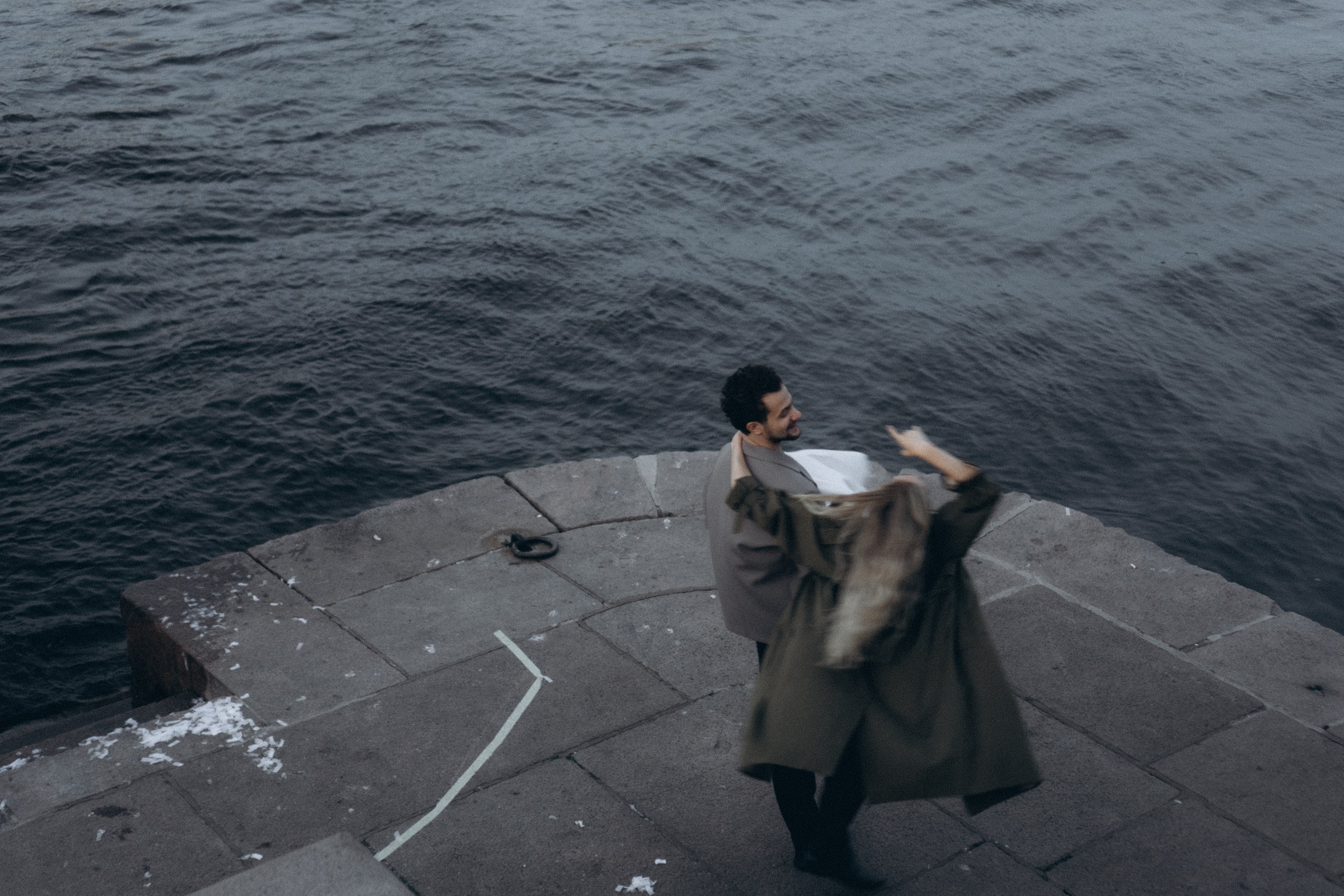 СВАДЕБНАЯ СЬЕМКА ПАРЫ НА РАССВЕТЕ В БЕЛЫЕ НОЧИ И ПРОГУЛКА С РАЗВОДНЫМИ МОСТАМИ И ПИКНИК ВОЗЛЕ ИСАКИЕВСКОГО СОБОРА. Профессиональный фотограф, Санкт-Петербург — Виктория Богомолова