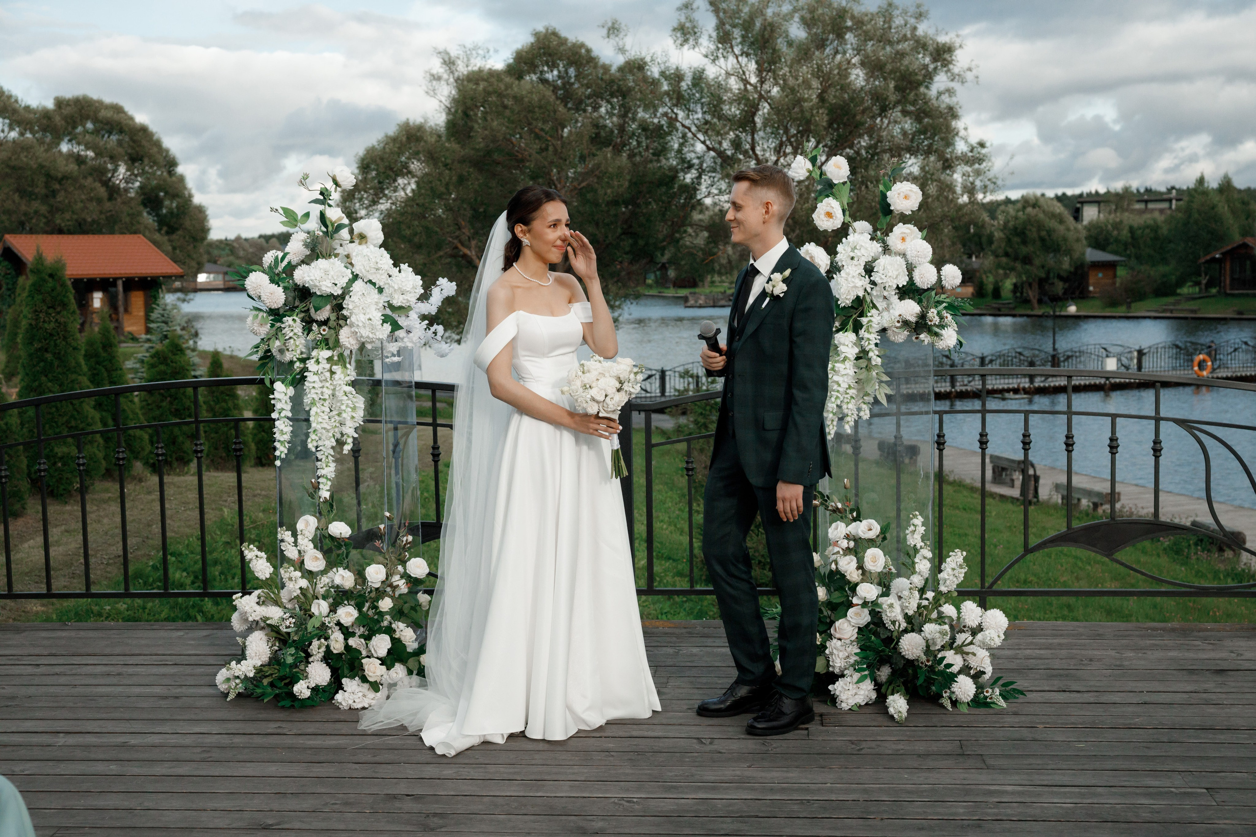 Регистрация в отеле Fish Point, ЗАГС Бутово, прогулка в Остафьево. Свадебный и репортажный фотограф (Москва, Королев и другие)