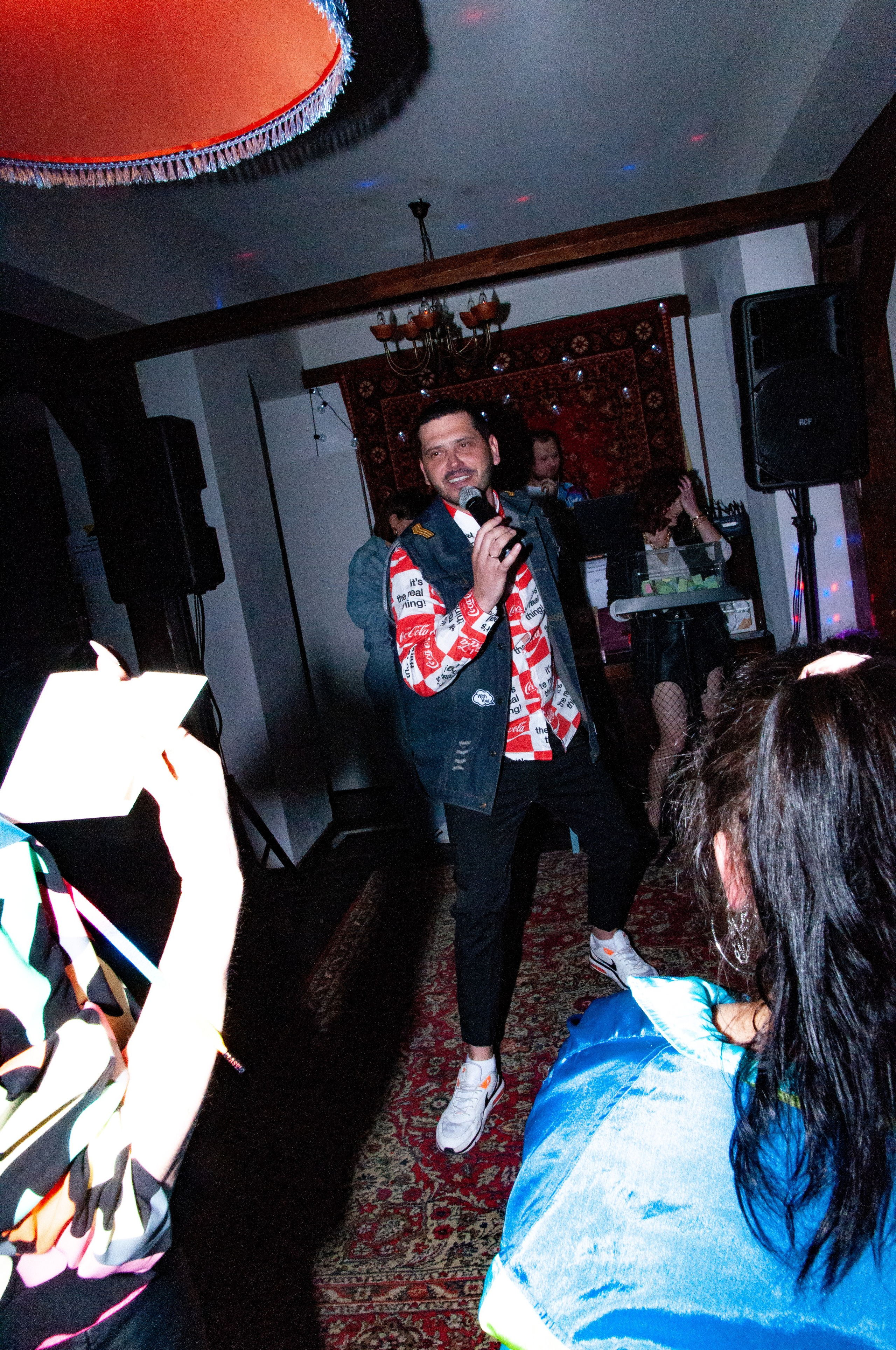 Вечеринка 90-тые. Фотограф Катя Щербина