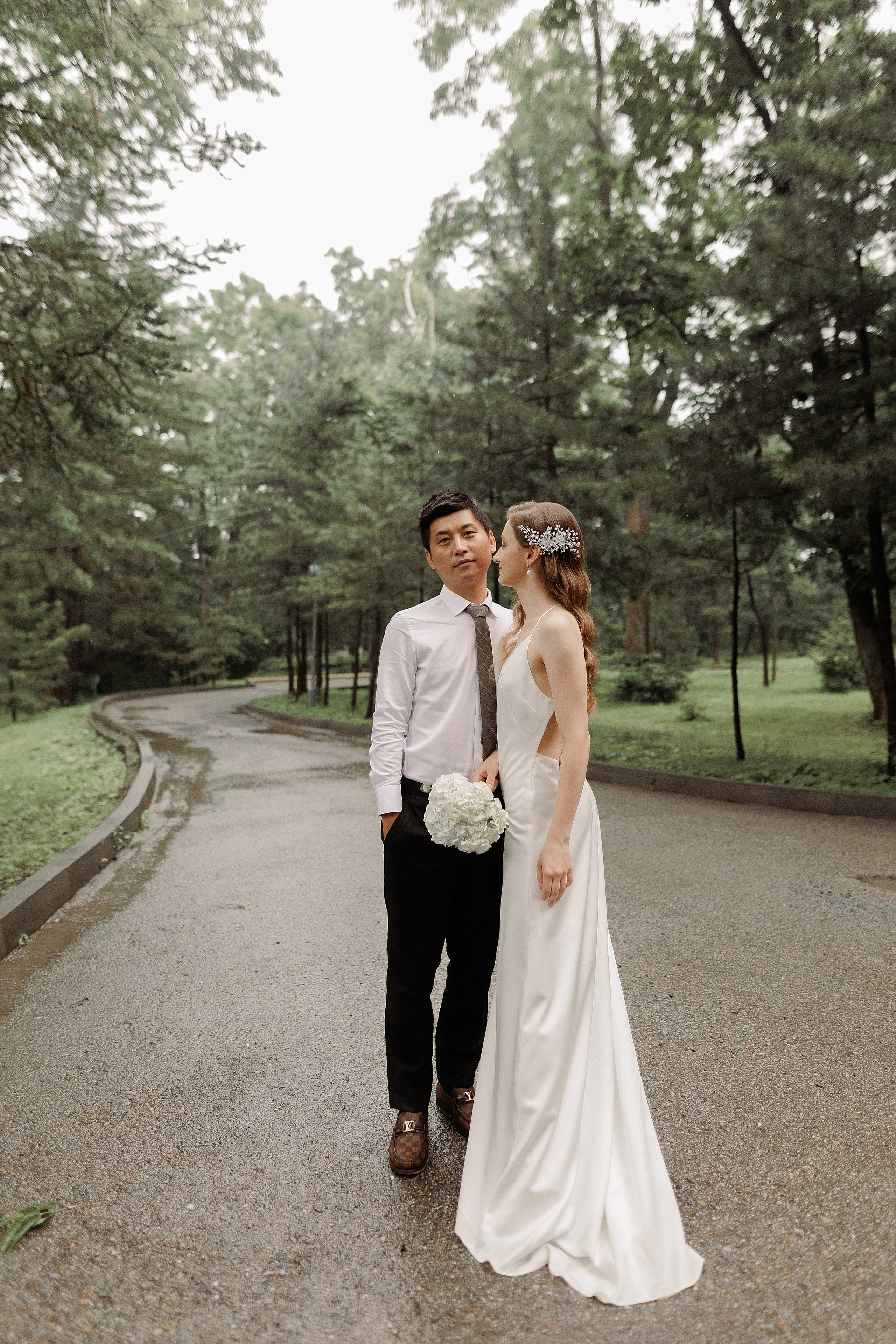 Свадебная прогулка Татьяны и Антона в дождливую погоду 17.07.2022. Семейный фотограф и фотограф беременности во Владивостоке