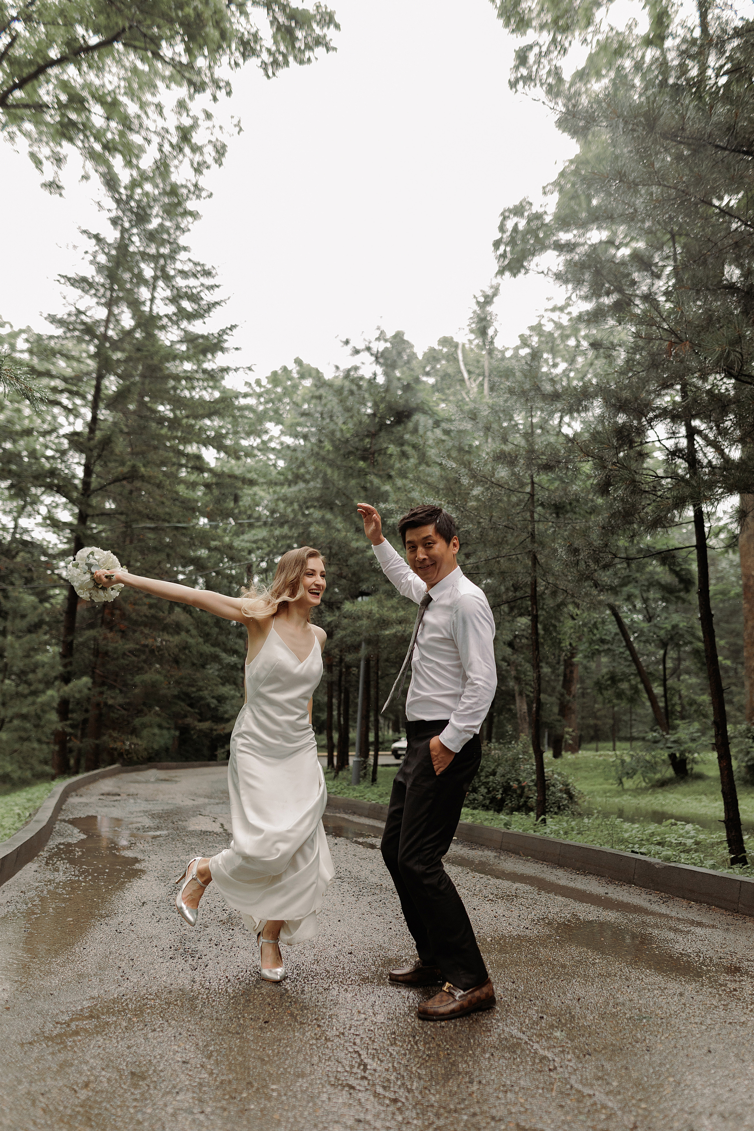 Свадебная прогулка Татьяны и Антона в дождливую погоду 17.07.2022. Семейный фотограф и фотограф беременности во Владивостоке