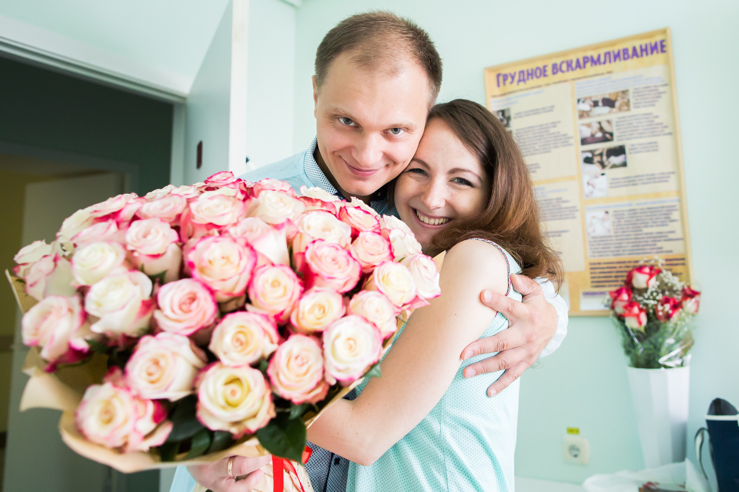 Выписка из роддома. Репортажный, семейный и детский фотограф в Пензе и Заречном Арина Ермилова. Картины барельеф на заказ