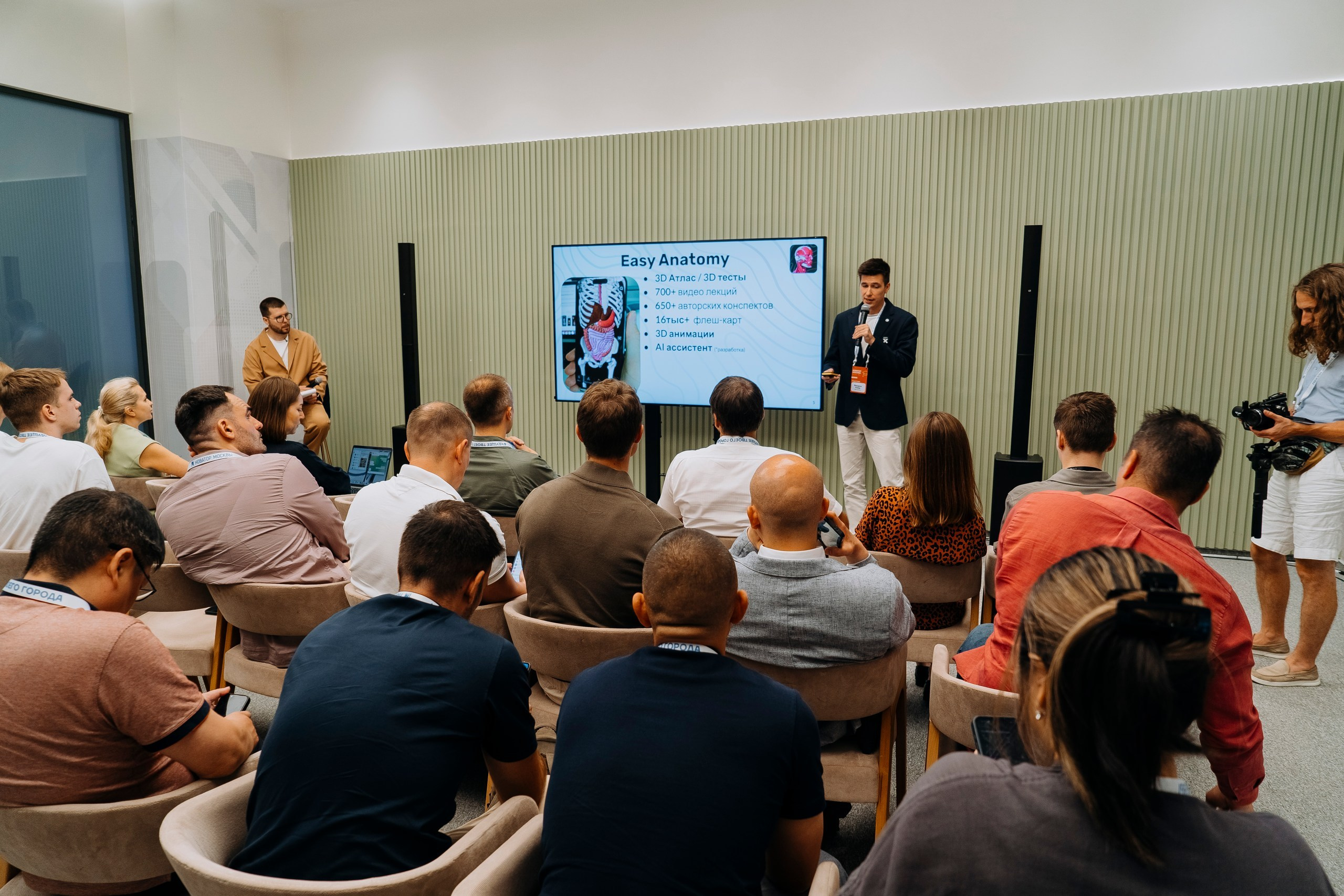 «Новатор Москвы» 2025. Профессиональный портретный фотограф в Москве Владимир Глаголев