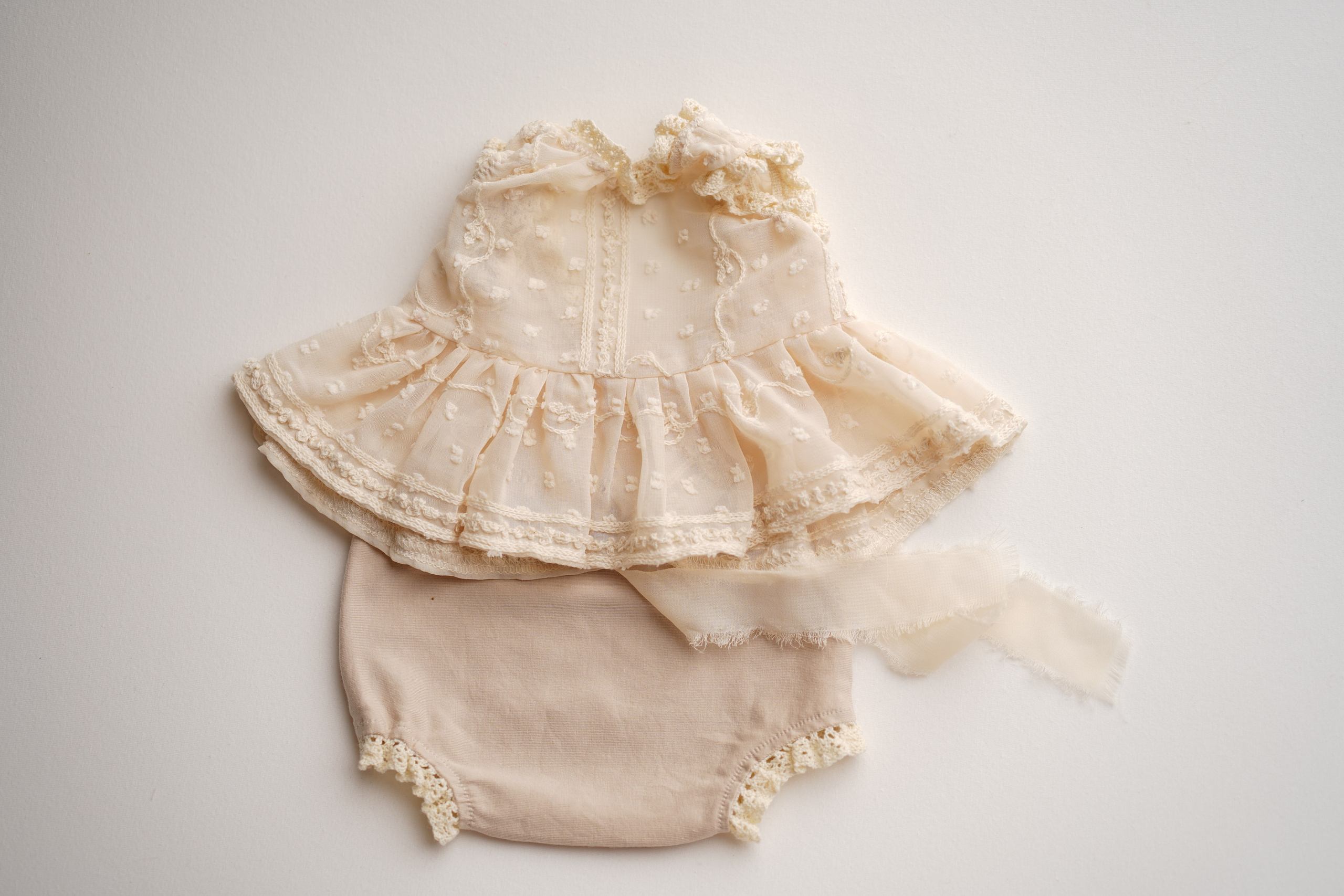 Платья. Фотограф новорождённых в Москве Елена Левина