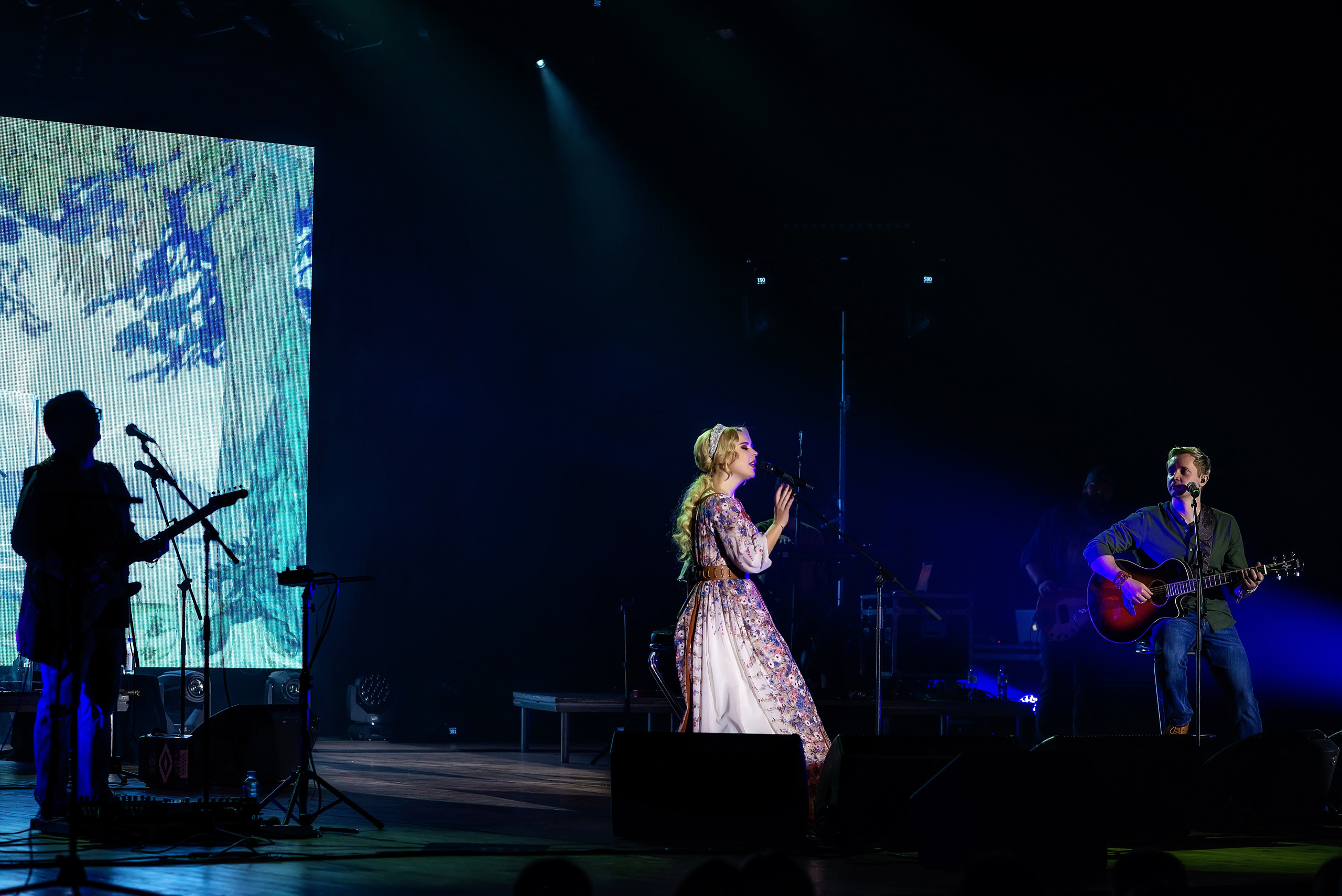 Концерт Пелагеи. Школьный, фэшн фотограф в Тюмени и в России Ирина Королева