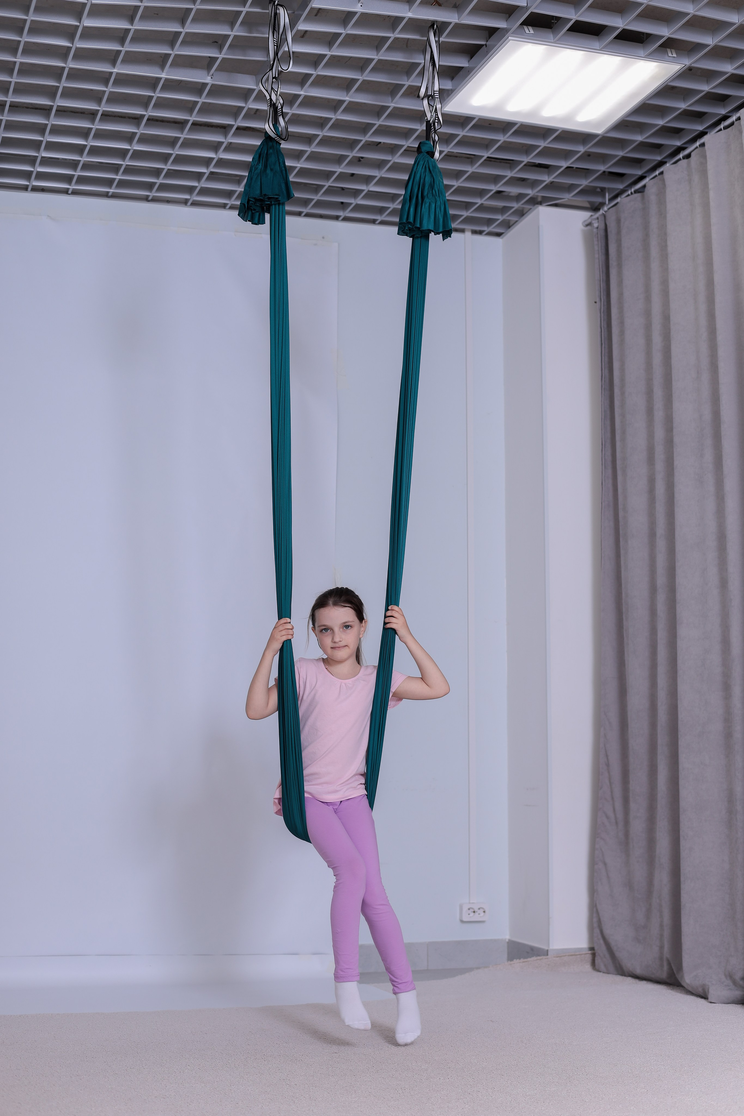 Детская аэройога. Фотограф Надршина Лилия