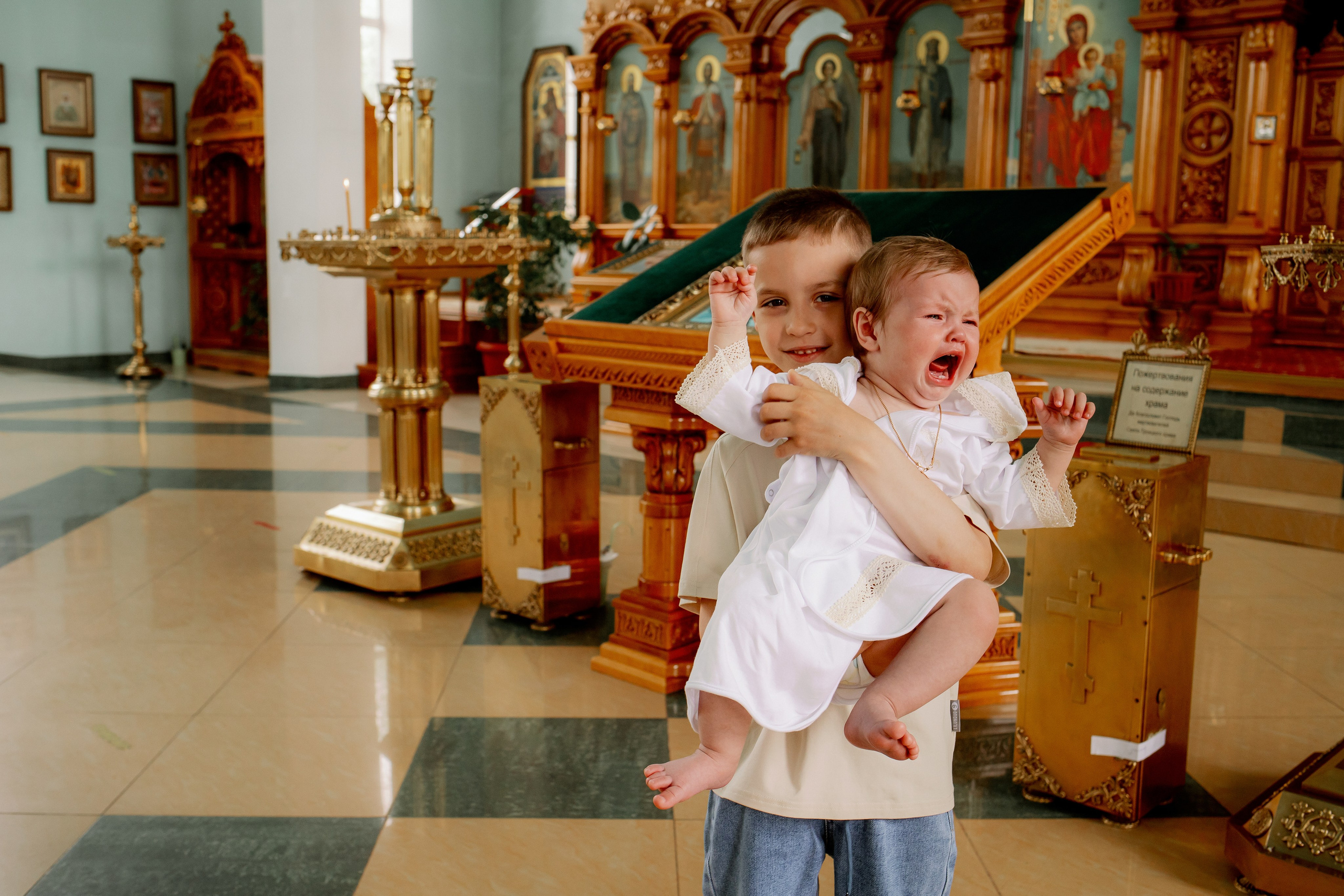 Крещение. Город Гулькевичи. Свято-Троицкий Храм. Свадебный фотограф Кропоткин Краснодар
