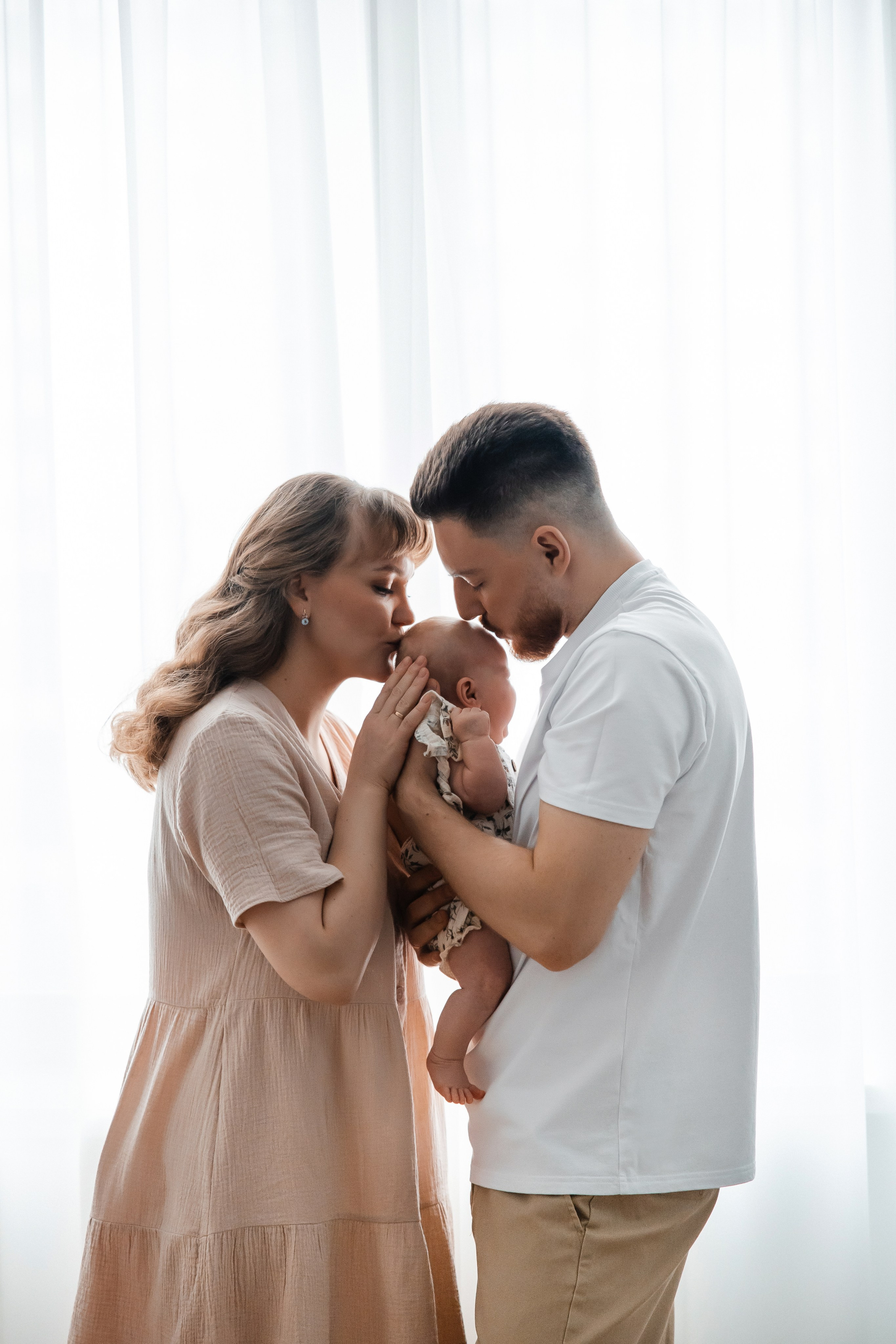 Семейная фотосессия в студии и дома. Семейный фотограф в Санкт-Петербурге Анна Аверина