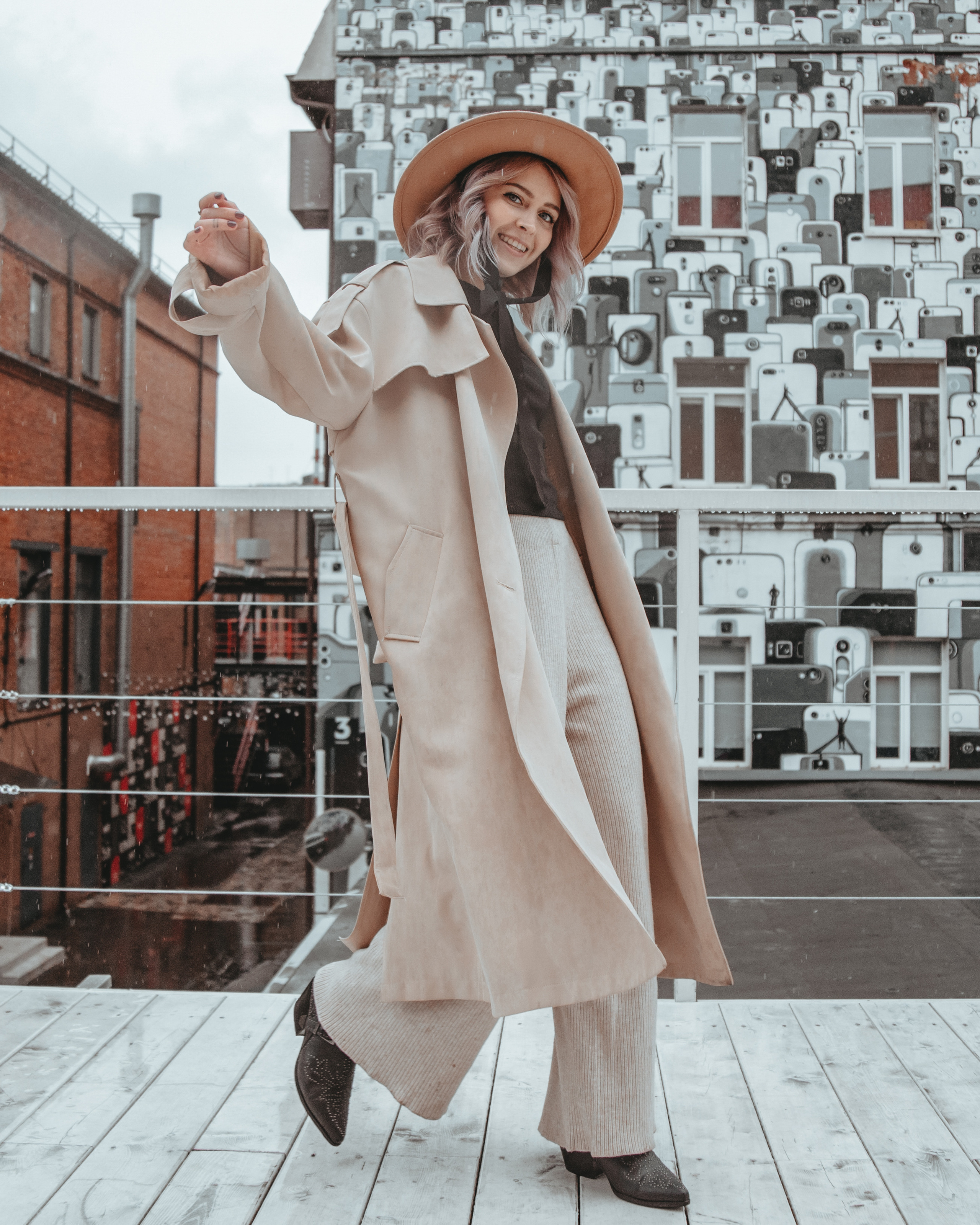 Уличная фотосессия в Москве. Анна Демеша. MARIA SOKOLOVA