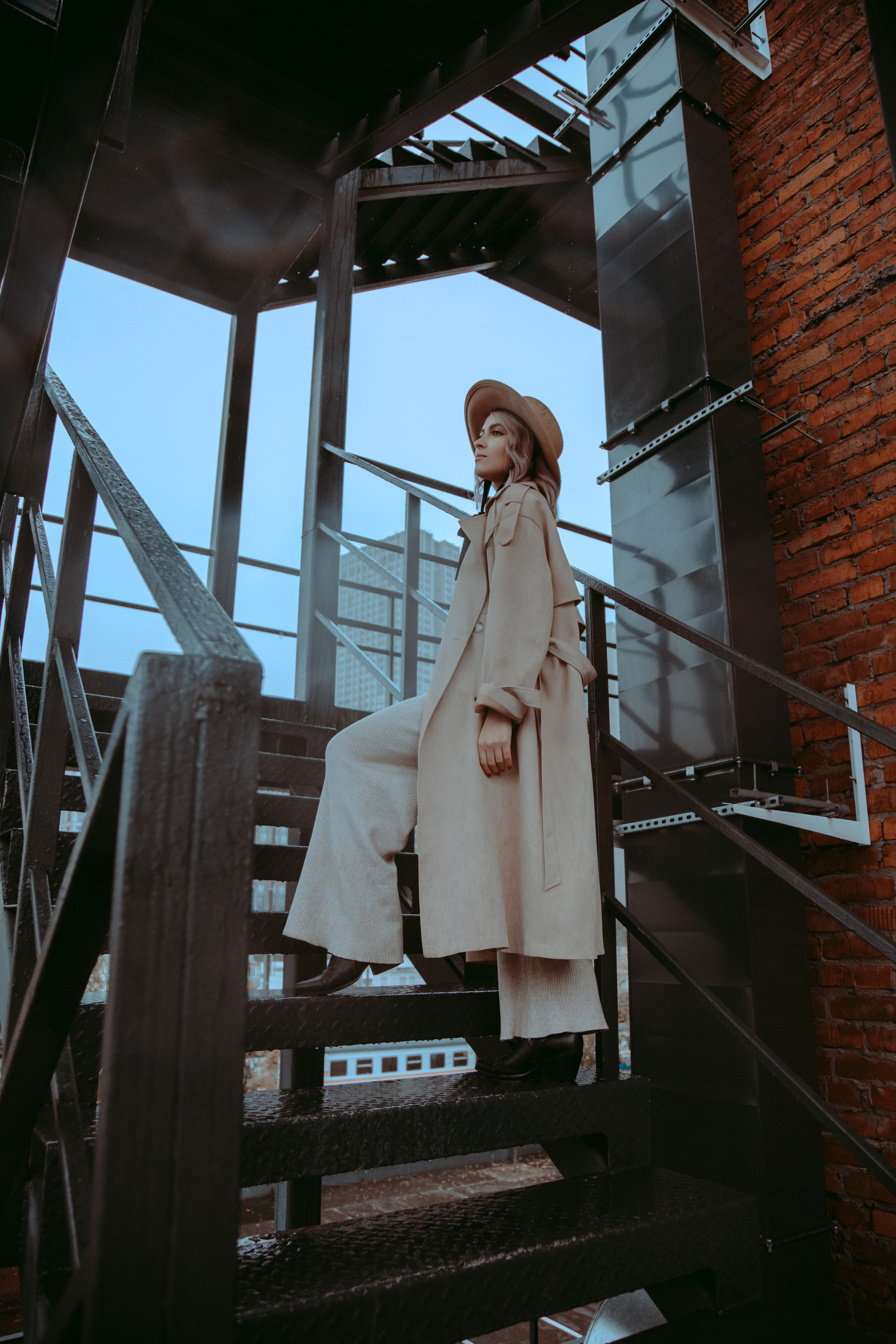 Уличная фотосессия в Москве. Анна Демеша. MARIA SOKOLOVA