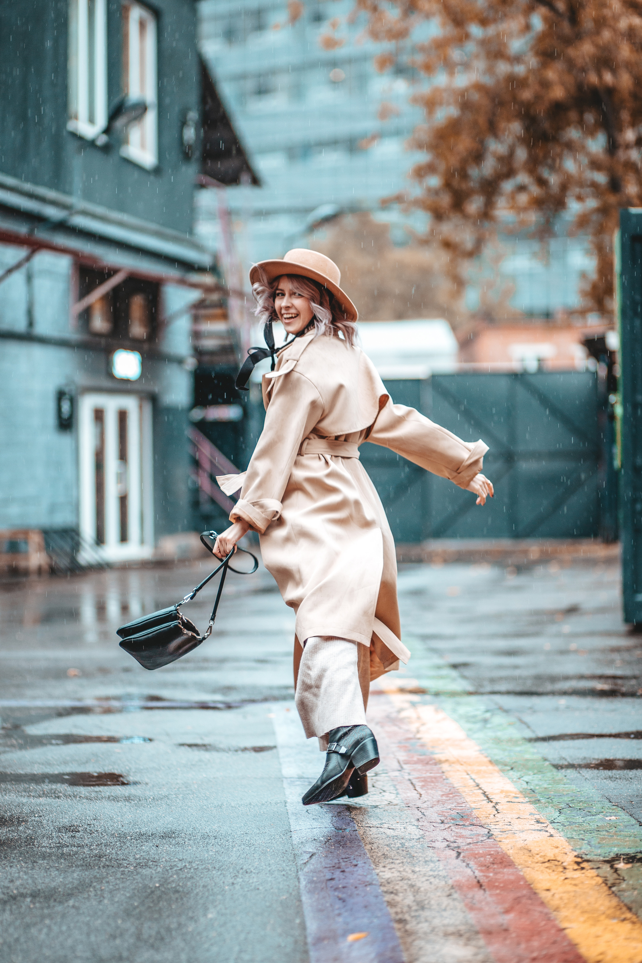 Уличная фотосессия в Москве. Анна Демеша. MARIA SOKOLOVA