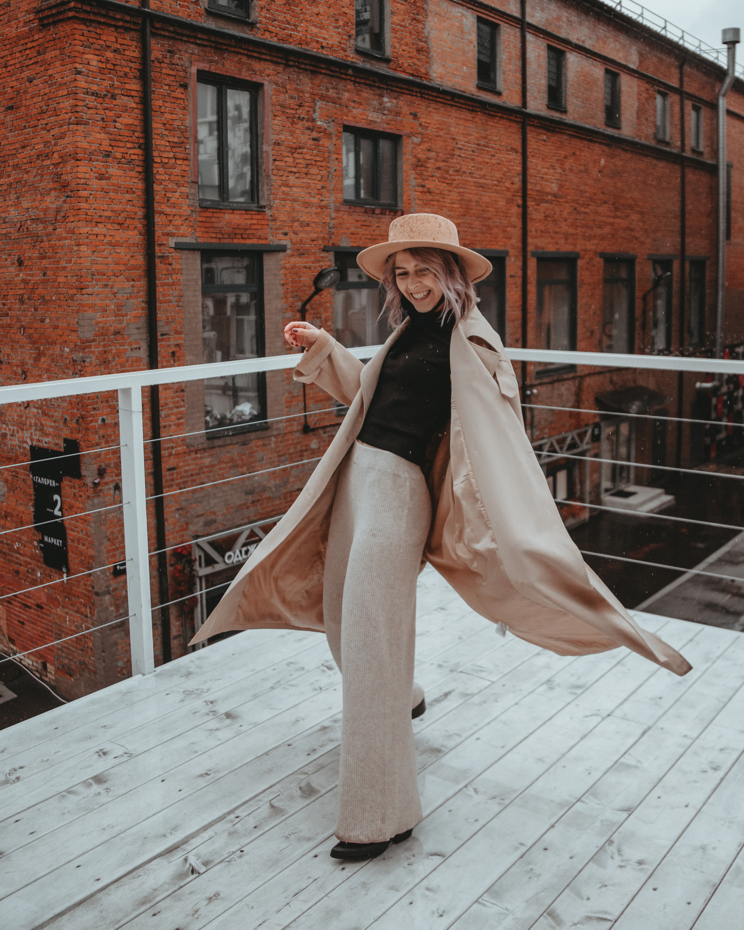 Уличная фотосессия в Москве. Анна Демеша. MARIA SOKOLOVA