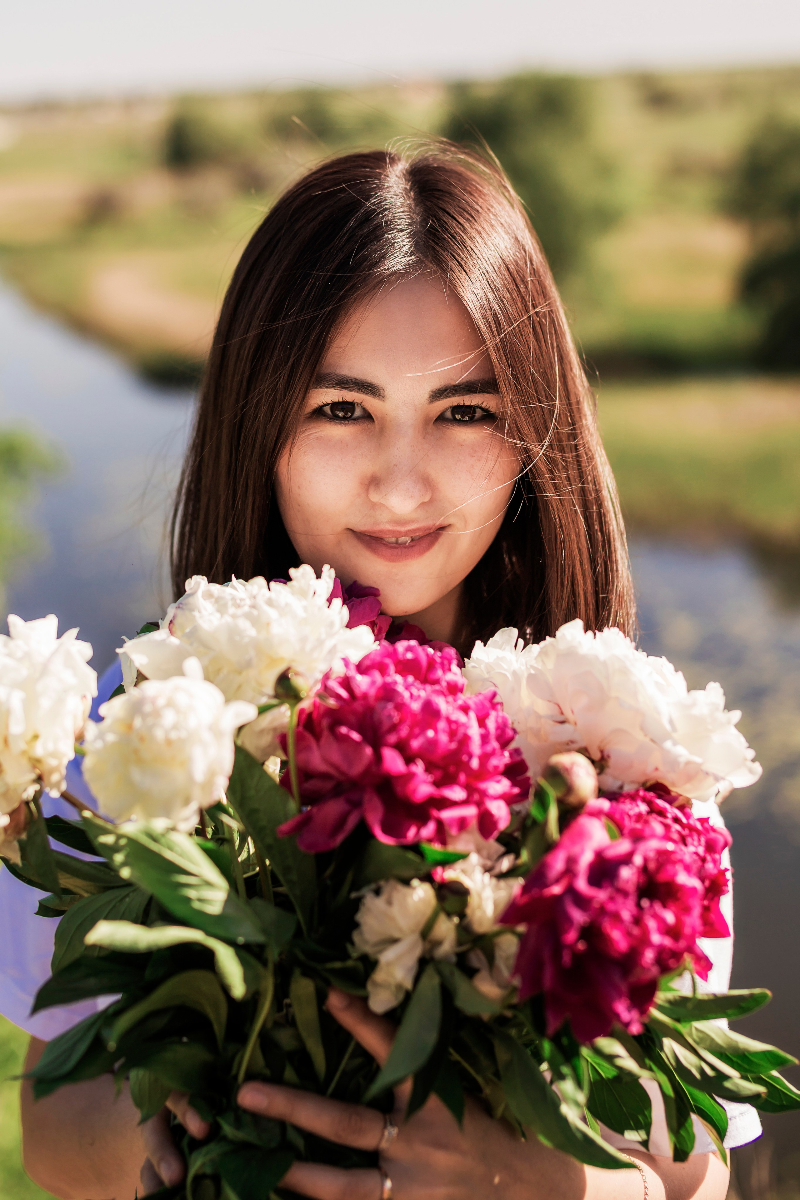 Фотосессия с пионами. Семейный фотограф в Саратове