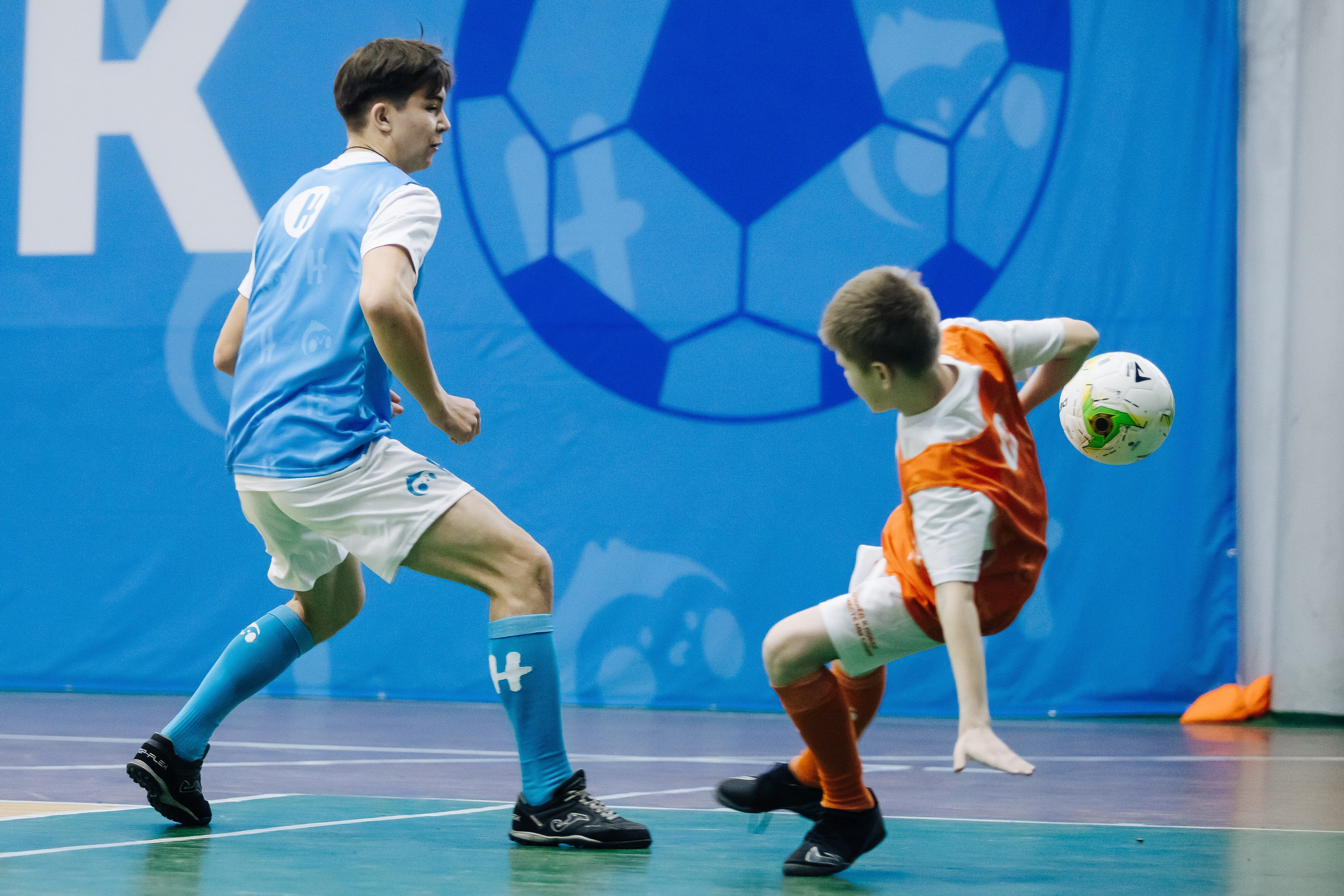 Турнир по футболу среди команд школ-интернатов Магнитогорска «Надеждик CUP» // 08.12.2024. Денис Прохоров Фотограф в г. Магнитогорск