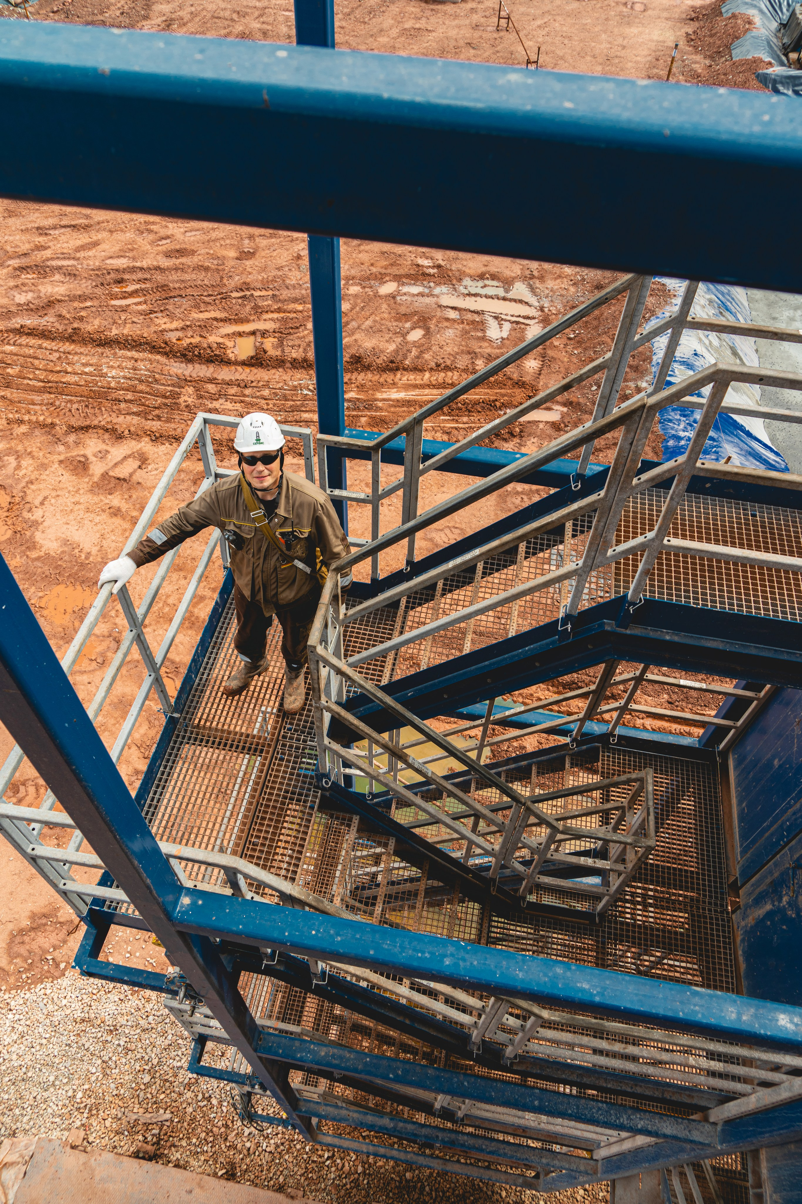 Репортажная (документальная) фотография. Занимаюсь профессиональной фотографией и живу рядом с Байкалом. Работаю в разных жанрах