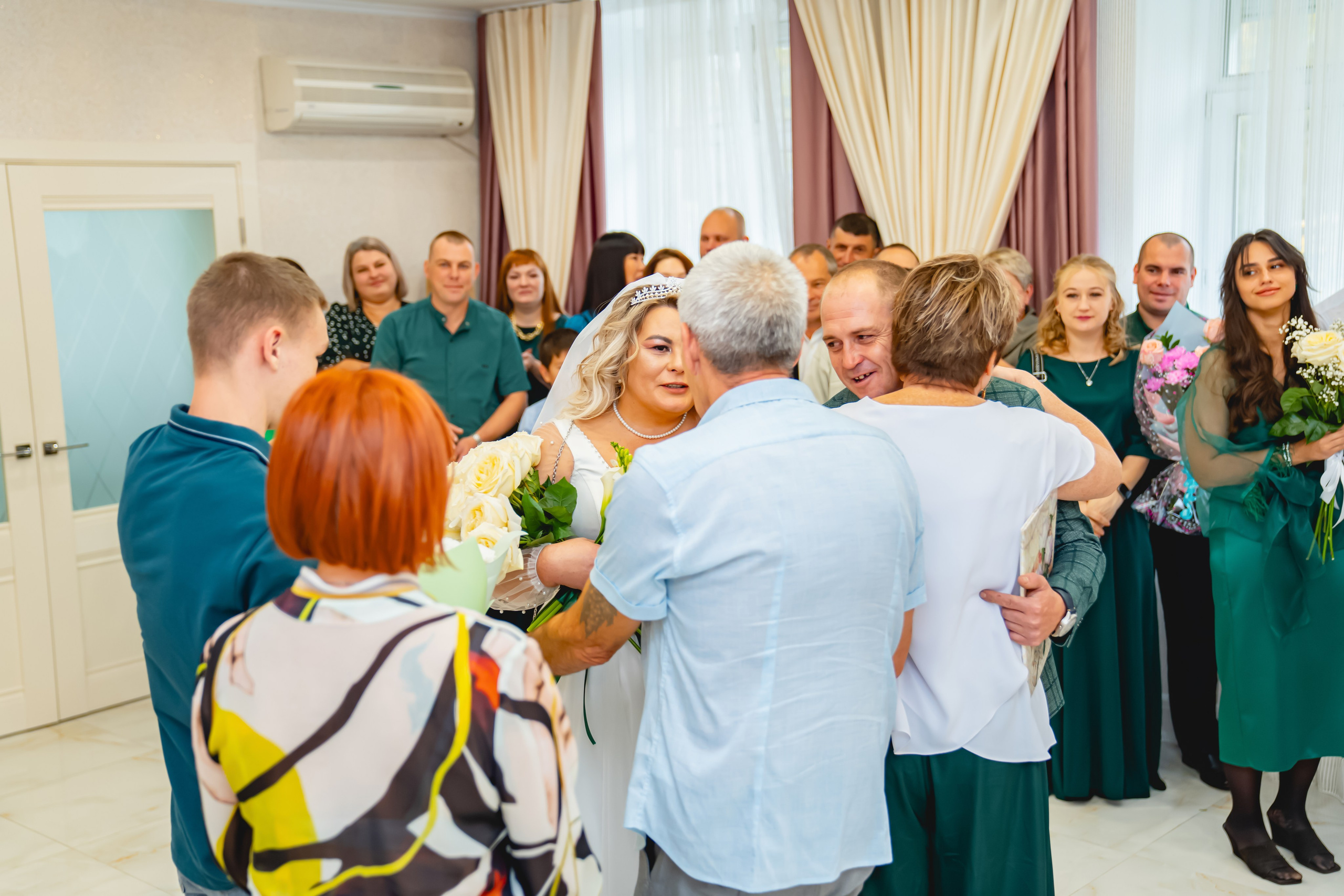 Осенняя Свадьба 2024. Занимаюсь профессиональной фотографией и живу рядом с Байкалом. Работаю в разных жанрах