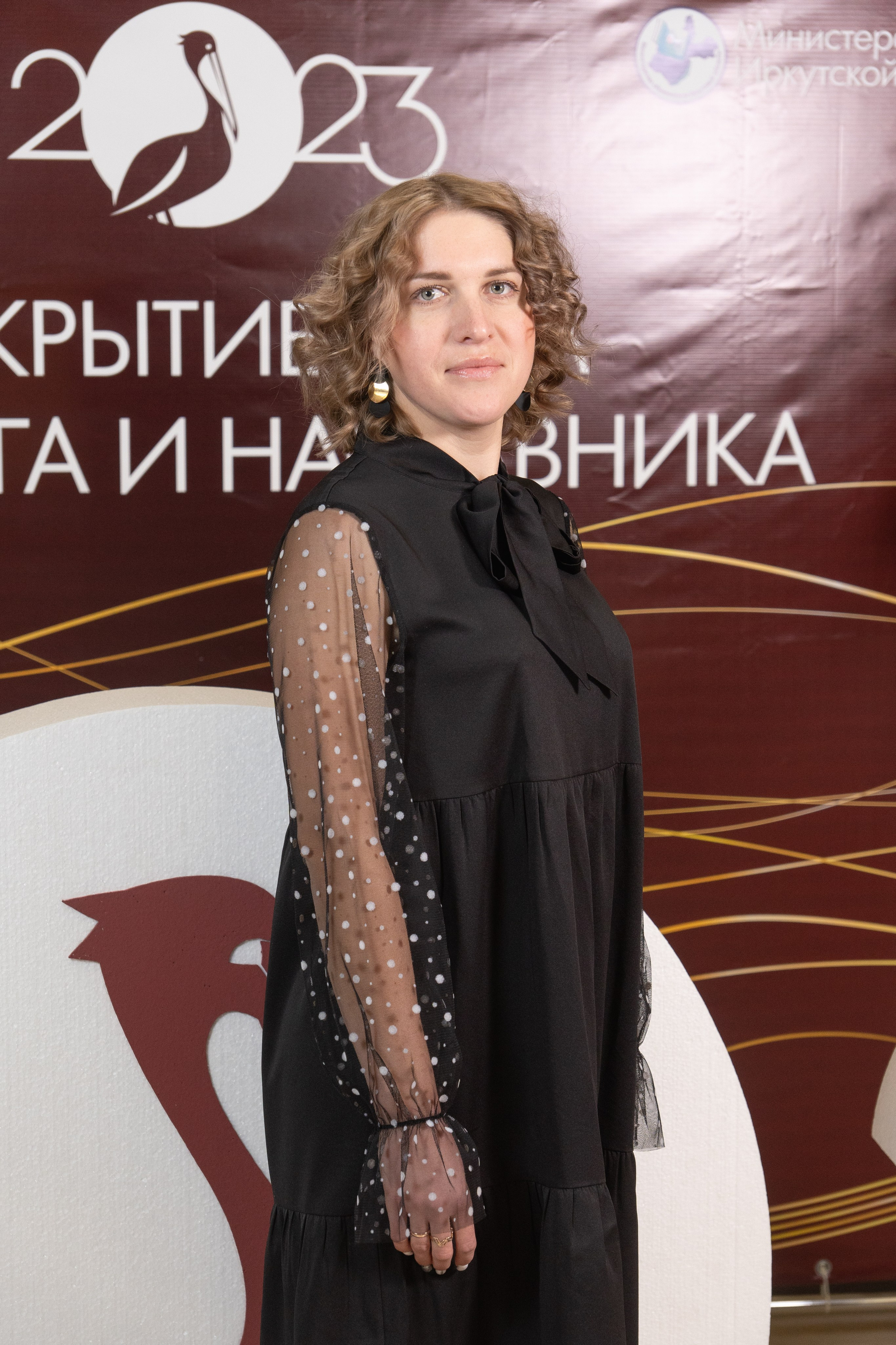 Музыкальный театр. Занимаюсь профессиональной фотографией и живу рядом с Байкалом. Работаю в разных жанрах