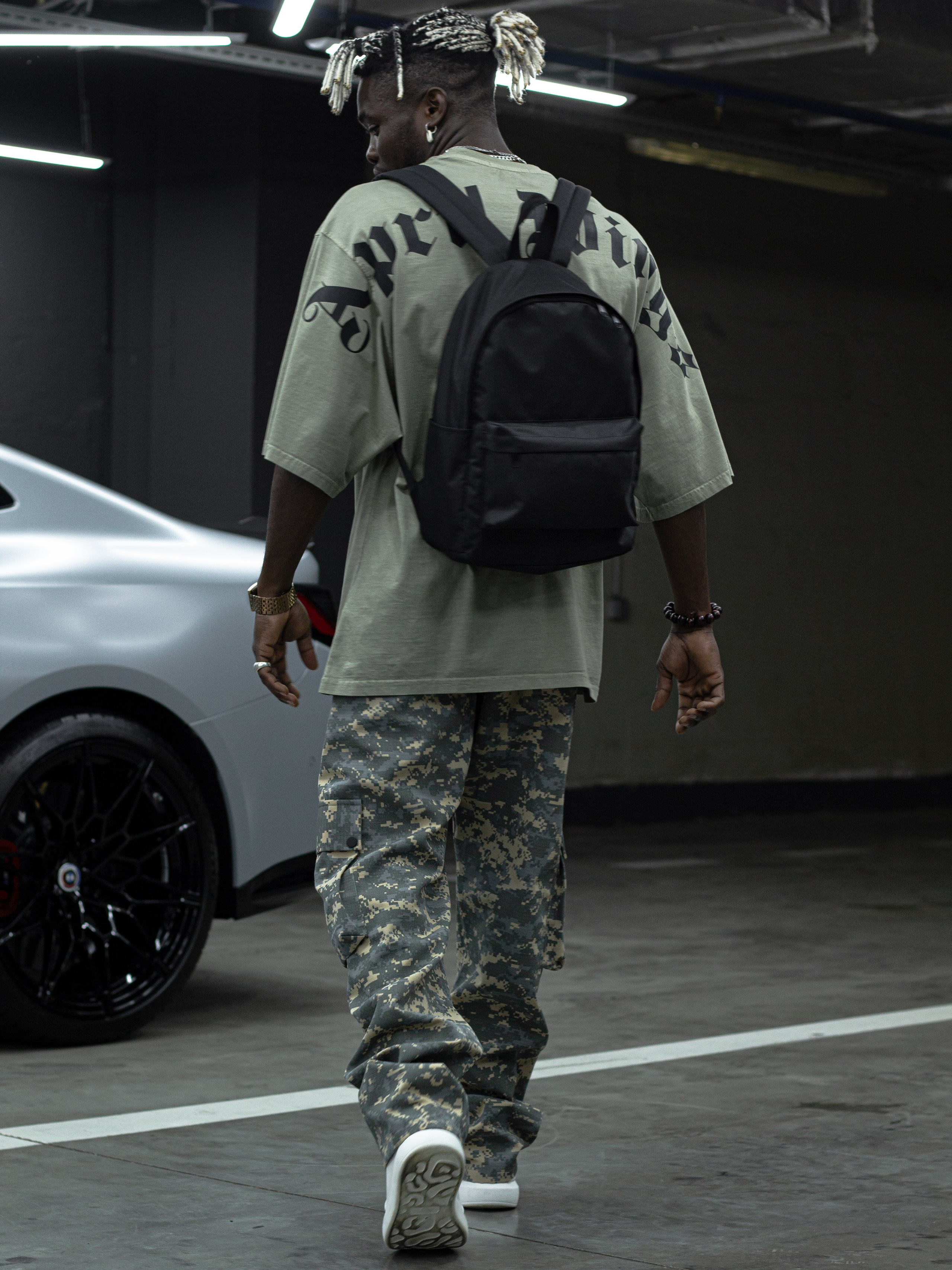 Подземная парковка. Фото для маркетплейсов в самых сочных локациях города Сочи