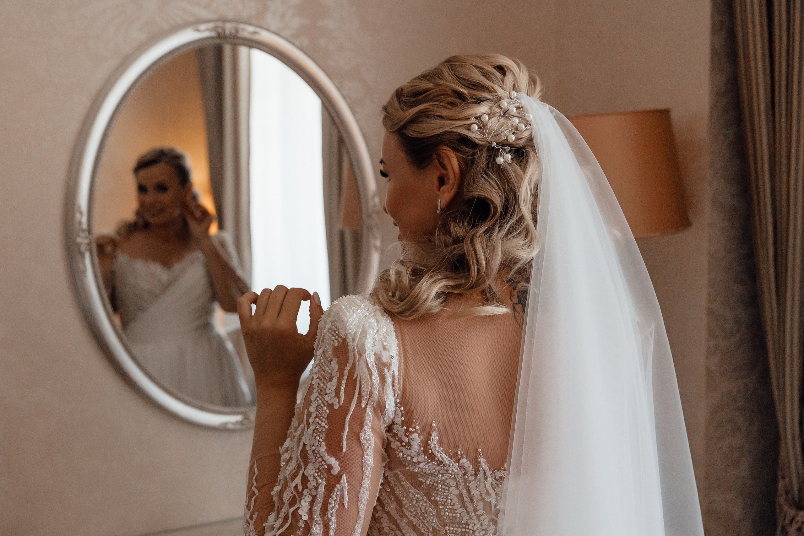 Свадебная фотосессия в Radisson Collection Hotel Moscow. Свадебный фотограф в Москве Дарья Олендарёва