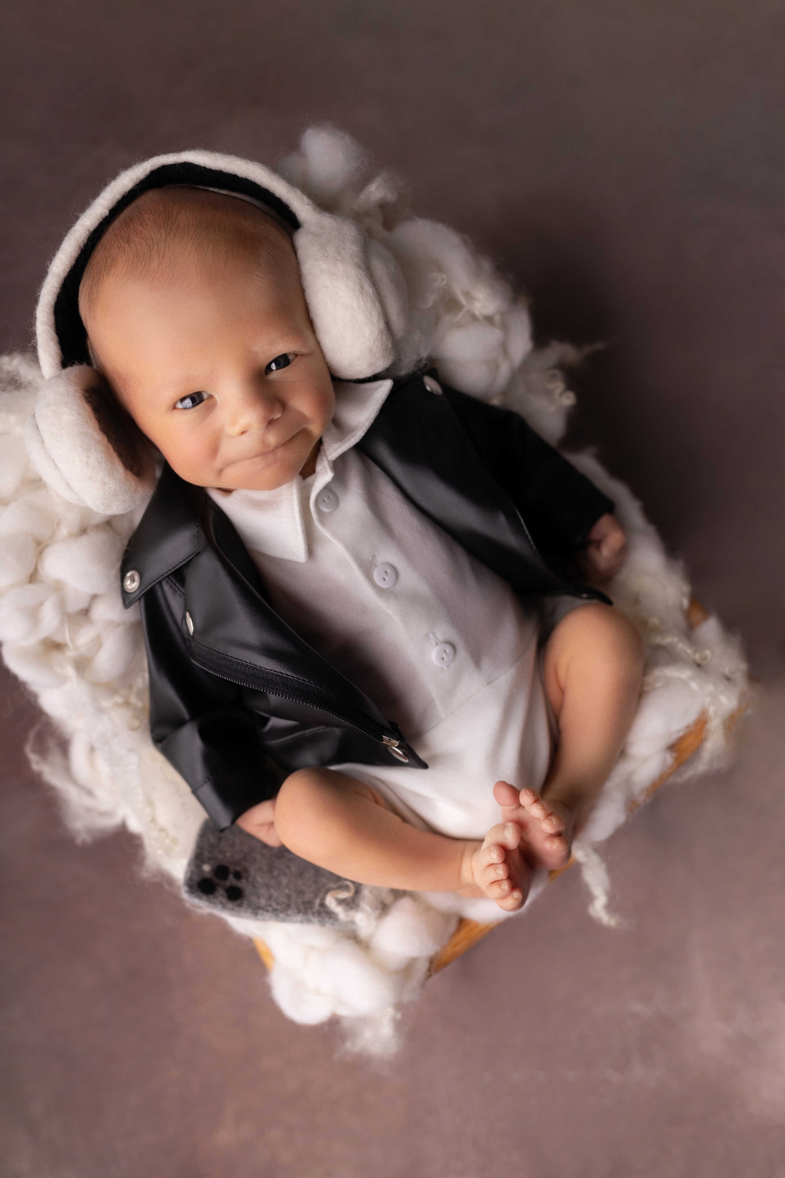 Классическая фотосессия малыша. Фотограф новорожденных малышей в Омске и Омской области Эльвира Камаева
