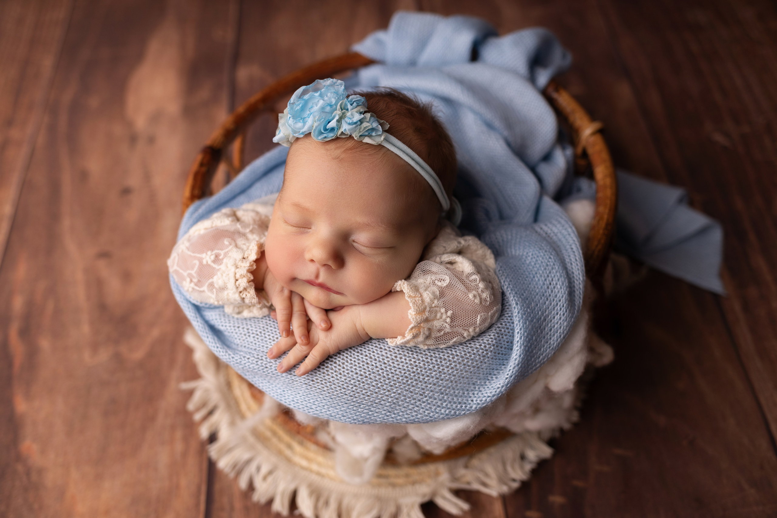 Классическая фотосессия малыша. Фотограф новорожденных малышей в Омске и Омской области Эльвира Камаева