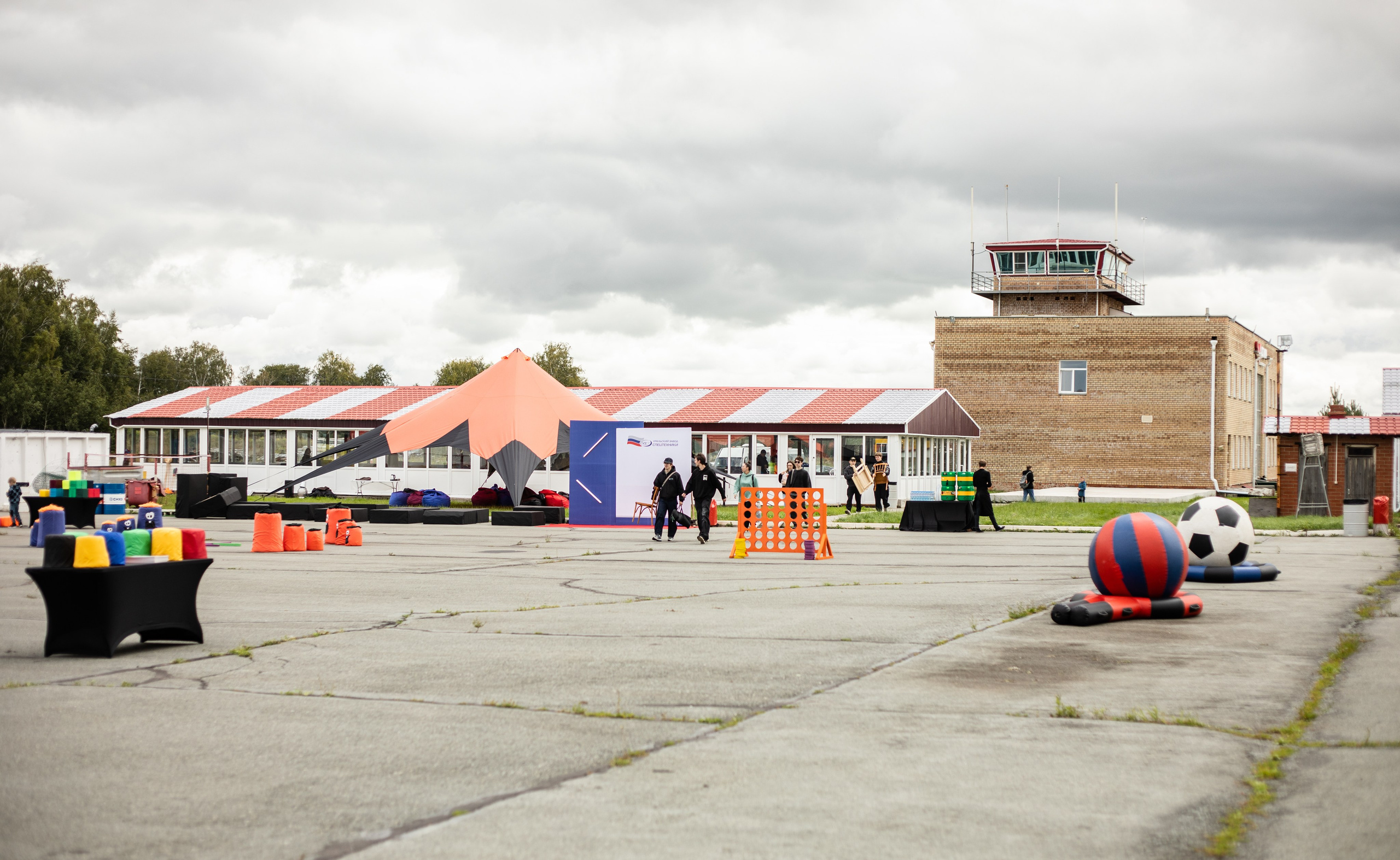 УЗСТ- Корпоративный тимбилдинг на аэродроме. Репортажный и свадебный фотограф в Челябинске Елисеев Павел
