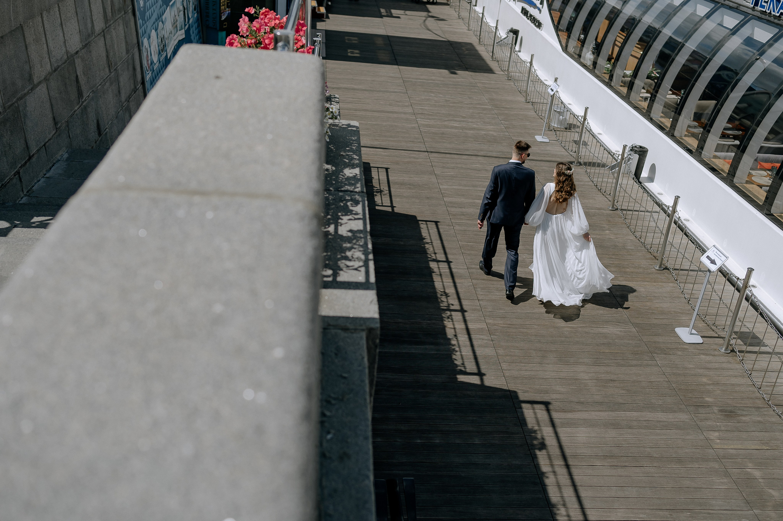 Регистрация брака и фотосессия на теплоходе флотилии Рэдиссон Ройал. Свадебный фотограф Москва — Сергей и Татьяна