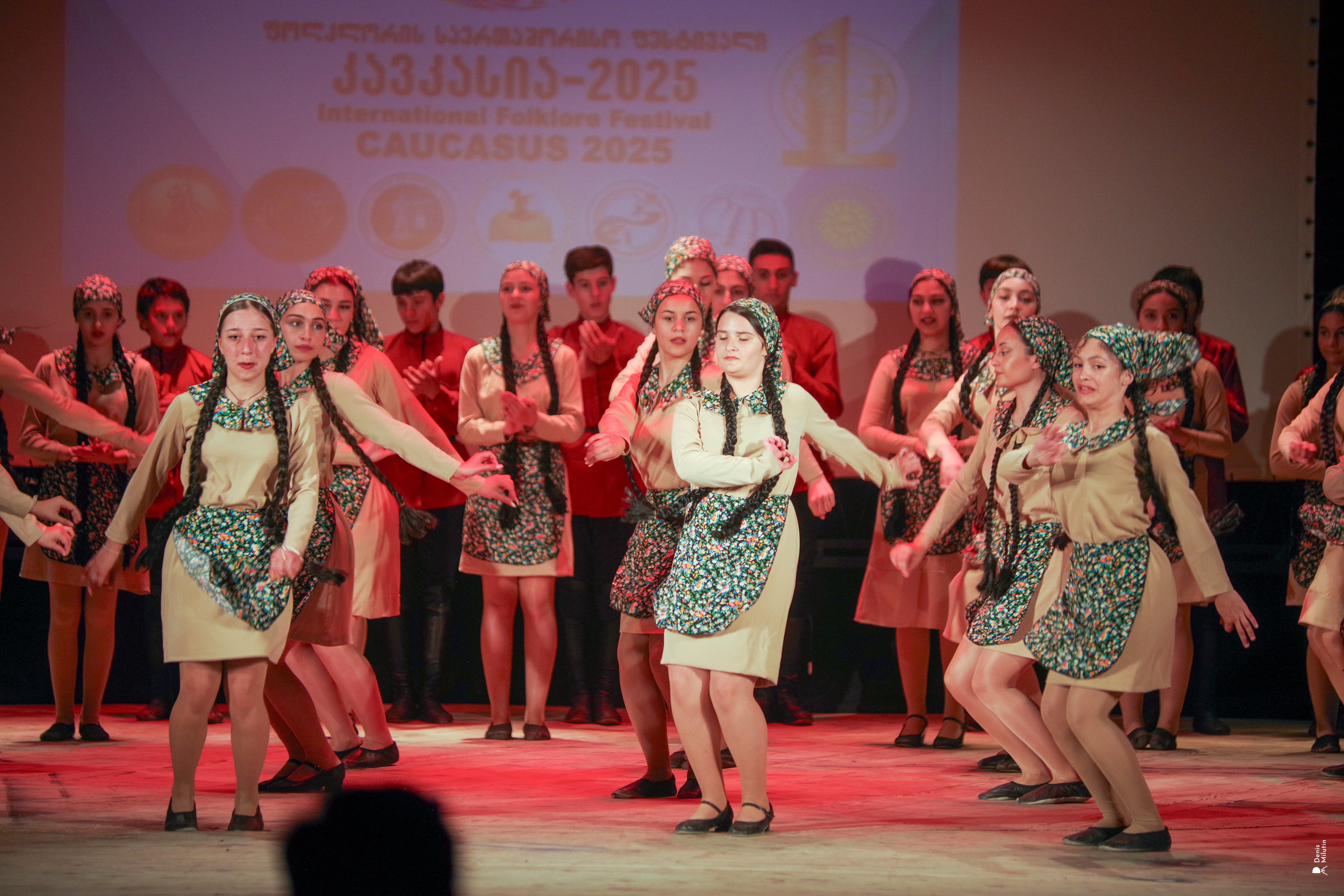 Танцы в прекрасном Они. Портретный фотограф Денис Милютин