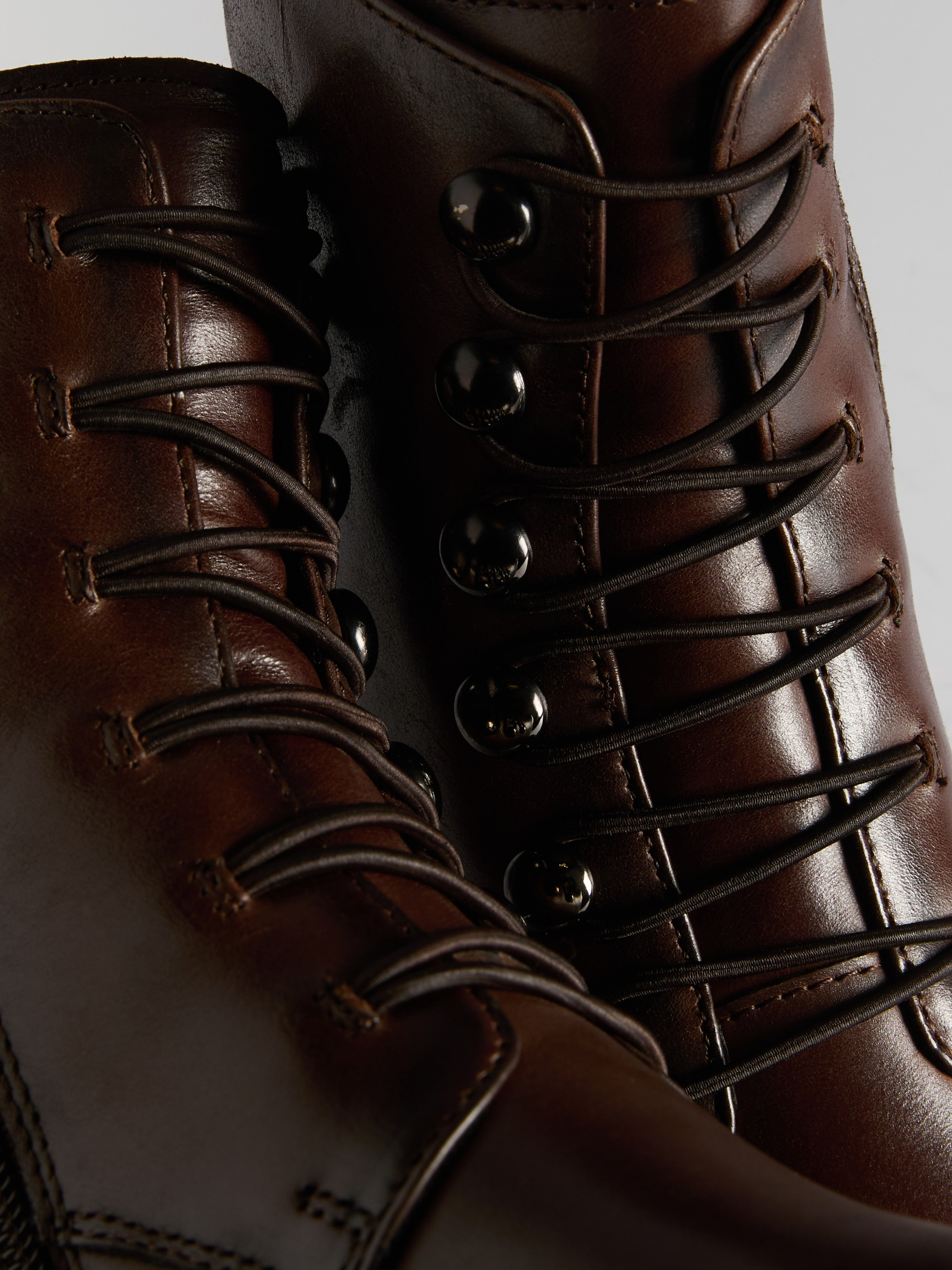 Предметный фотограф в Москве Евгений Шубин