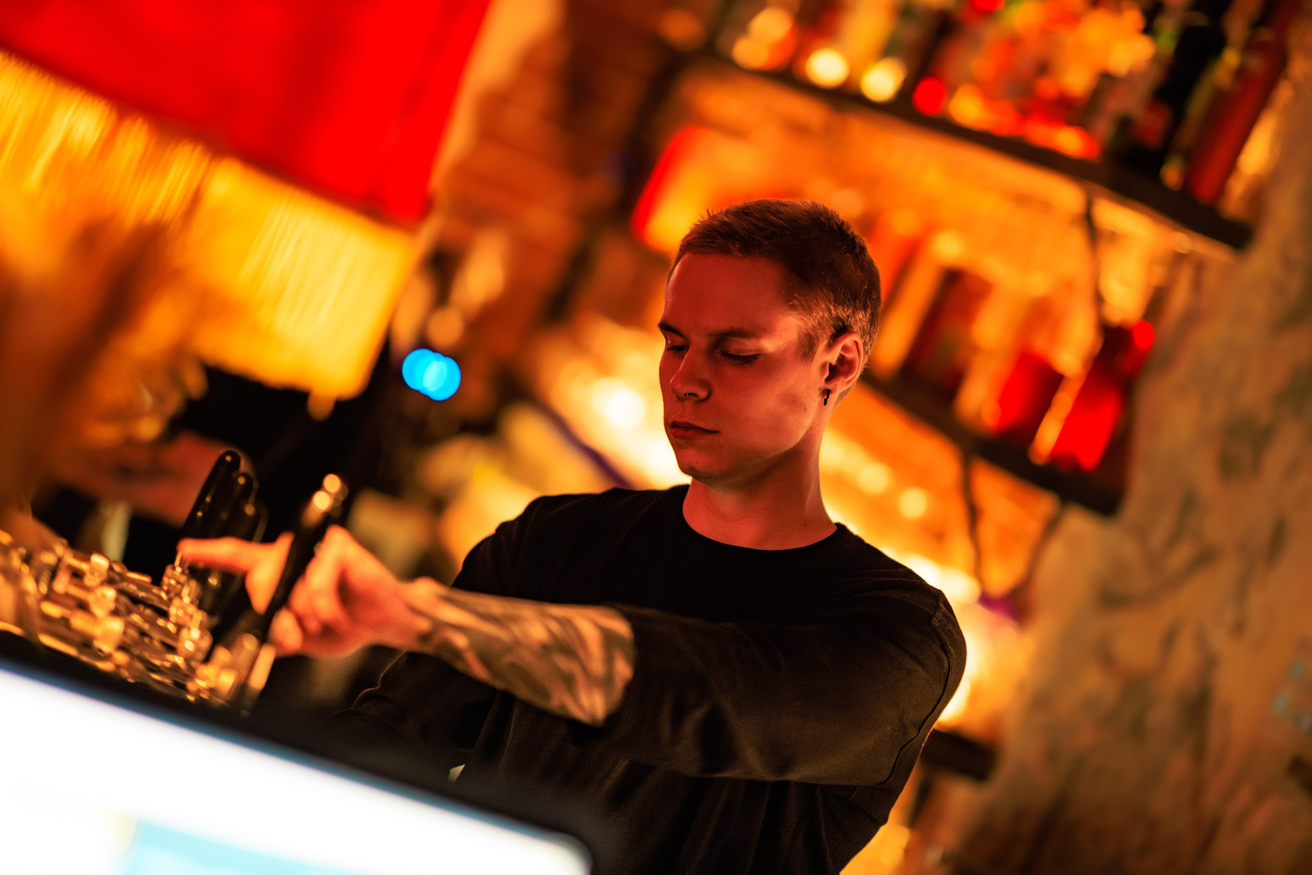 Octave (Ro) x stndrt13. Репортажный фотограф Екатеринбург | Яркий, качественный репортаж | Концерты, клубы, репортаж, праздники, корпоративы