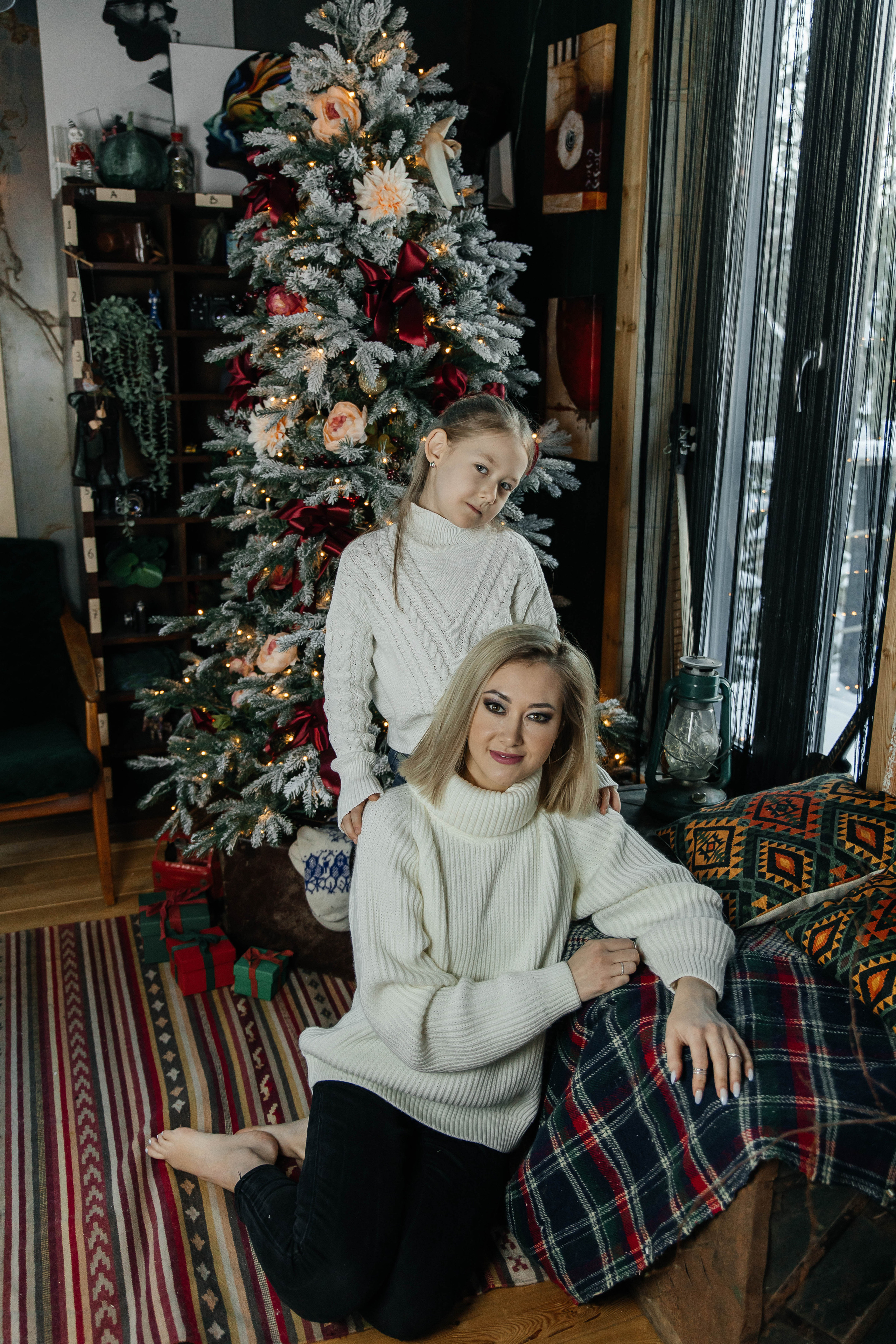 Саша и Захар с детьми. Студия art black house. Фотограф в Красногорске Инна Романова, индивидуальные съемки, лавстори