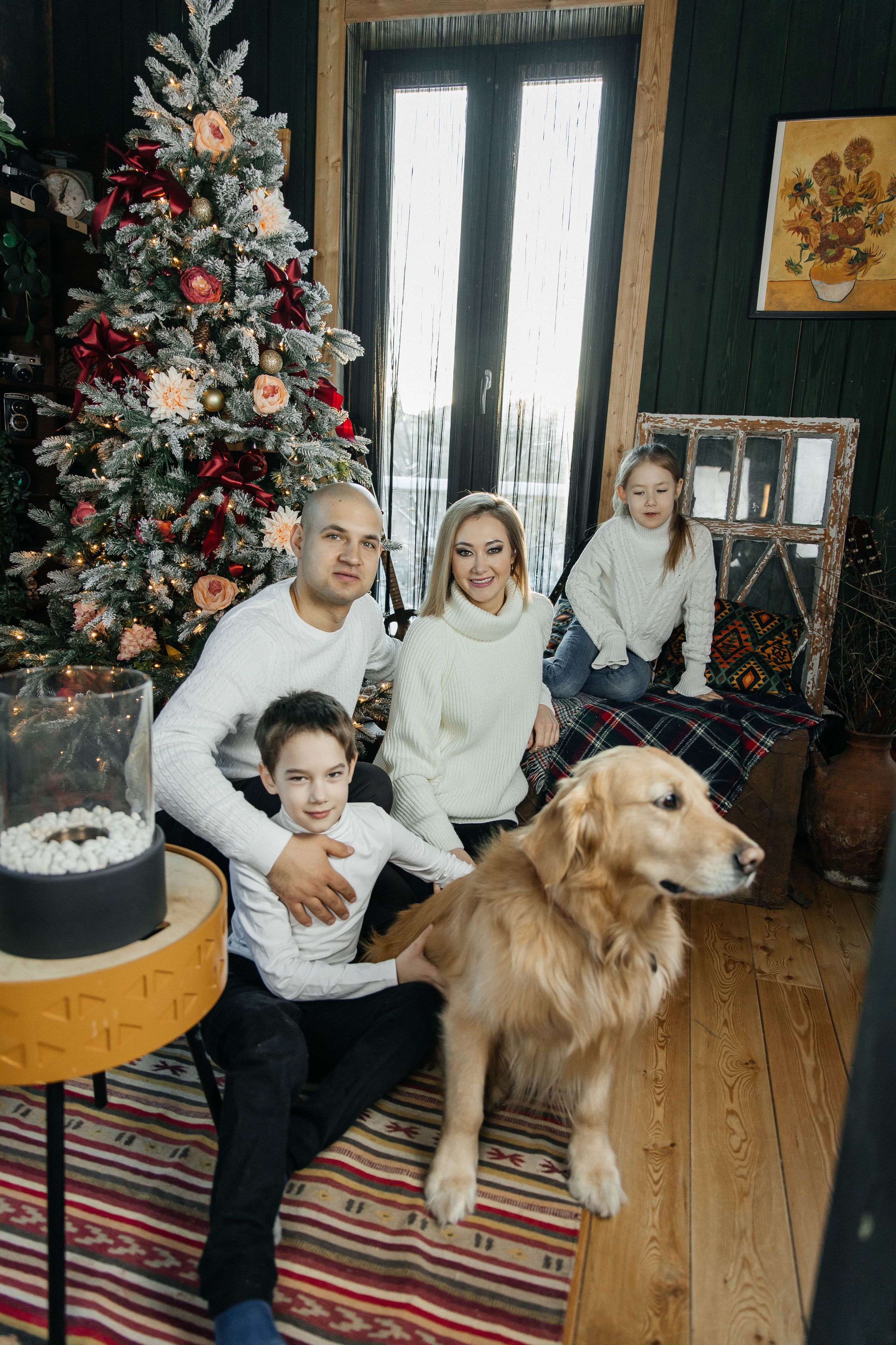 Саша и Захар с детьми. Студия art black house. Фотограф в Красногорске Инна Романова, индивидуальные съемки, лавстори