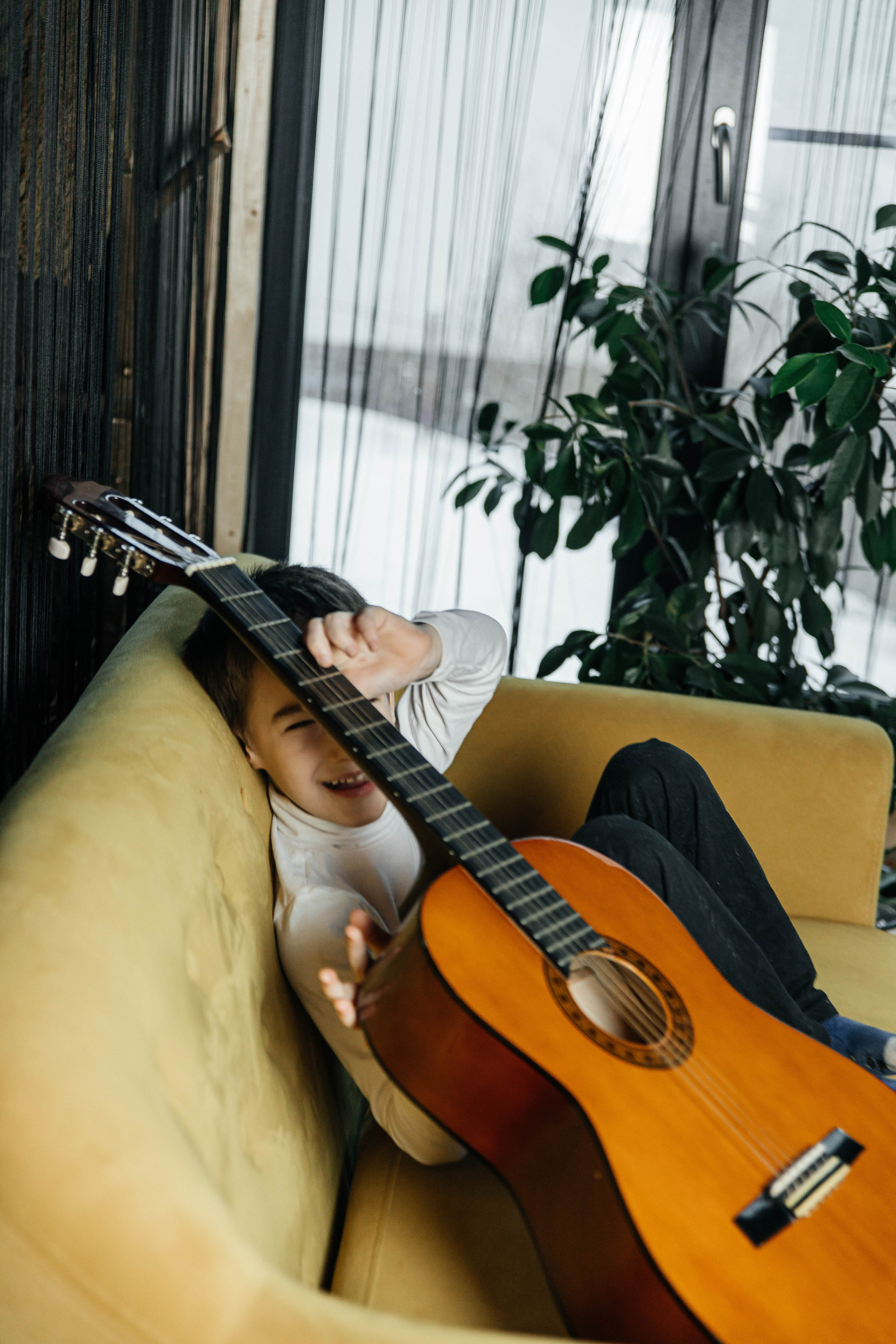 Саша и Захар с детьми. Студия art black house. Фотограф в Красногорске Инна Романова, индивидуальные съемки, лавстори