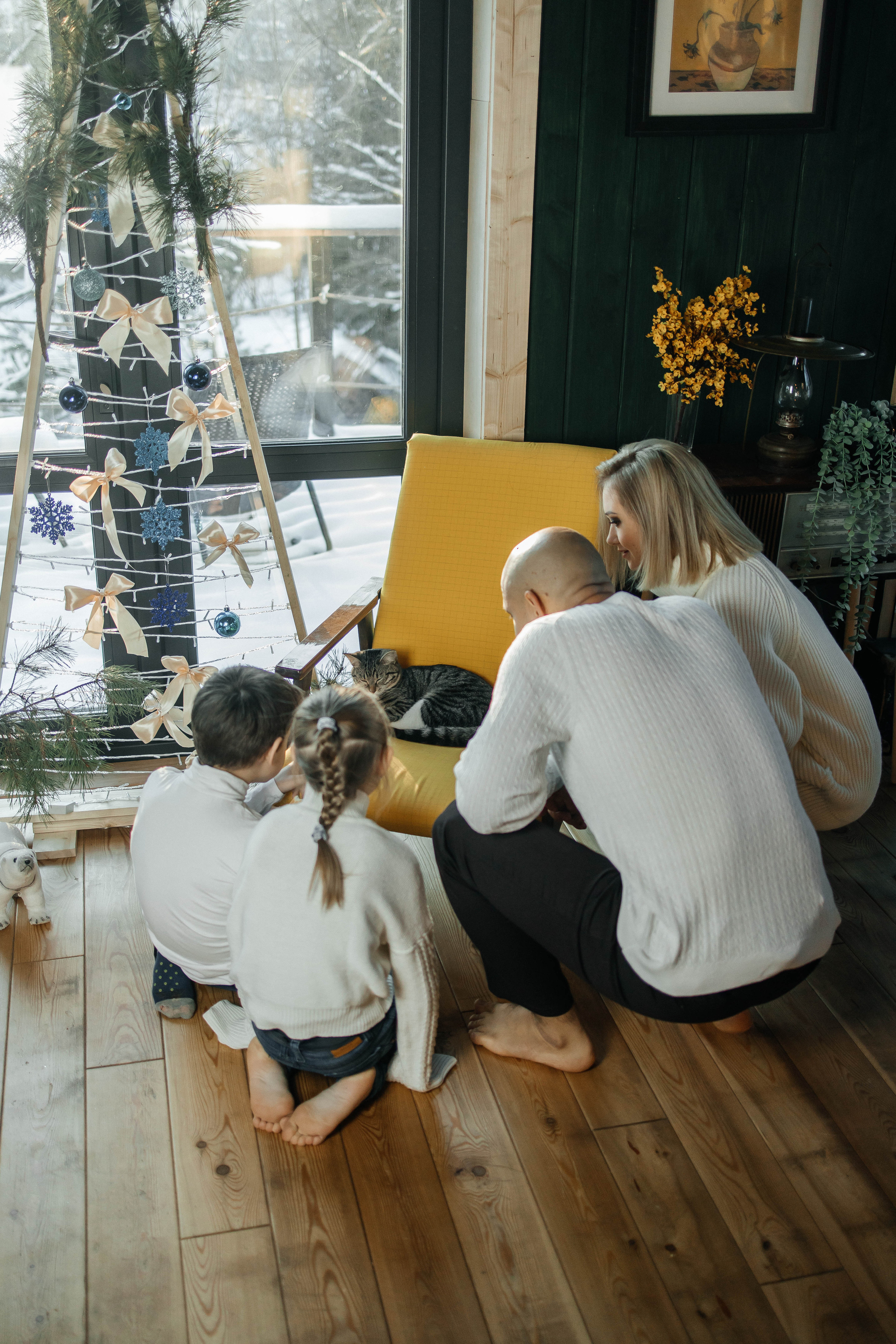 Саша и Захар с детьми. Студия art black house. Фотограф в Красногорске Инна Романова, индивидуальные съемки, лавстори