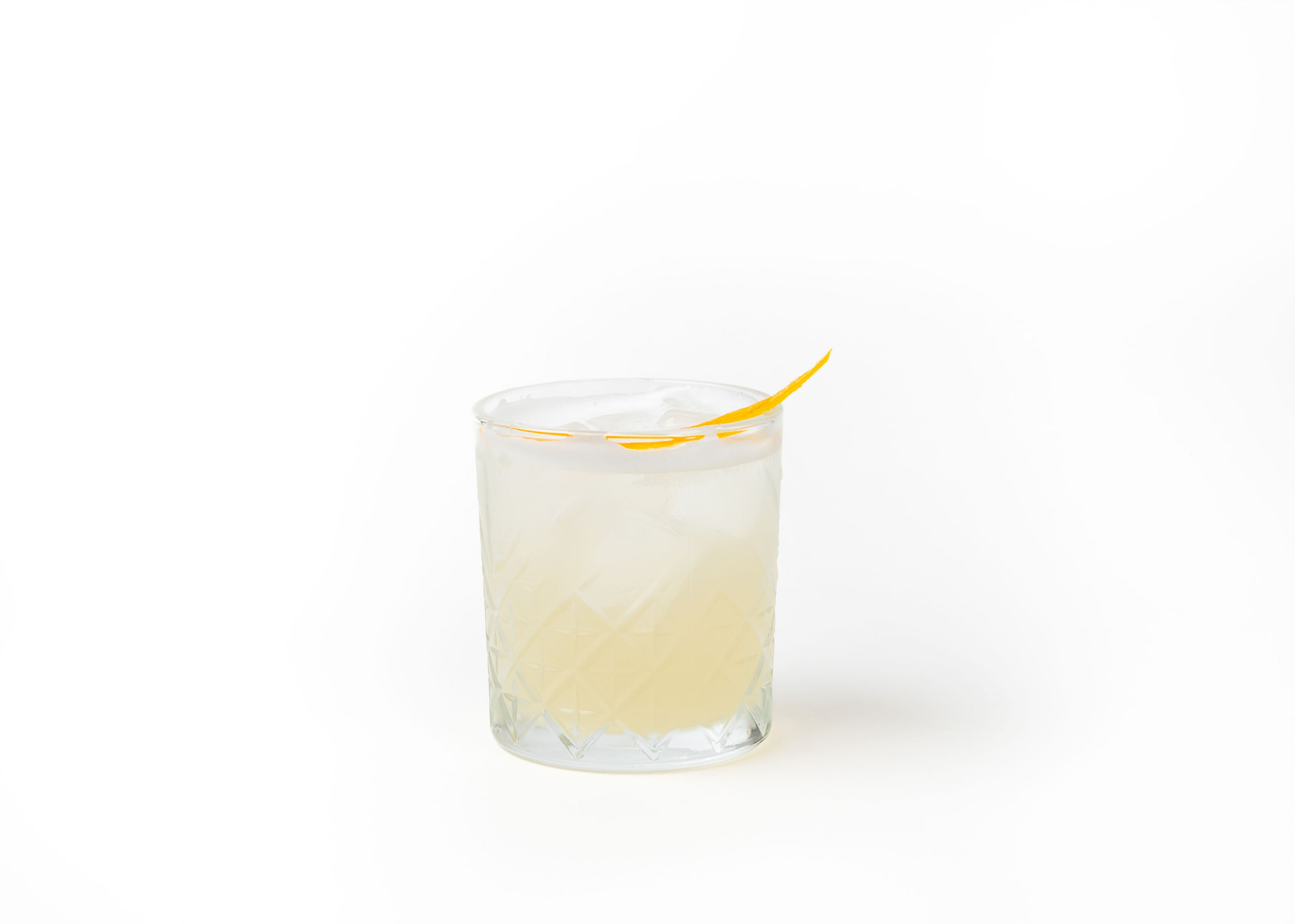 01.10.2025 Нино играет в домино, фото на меню. ФОТОГРАФ ВИНОГРАДОВА ДАРЬЯ