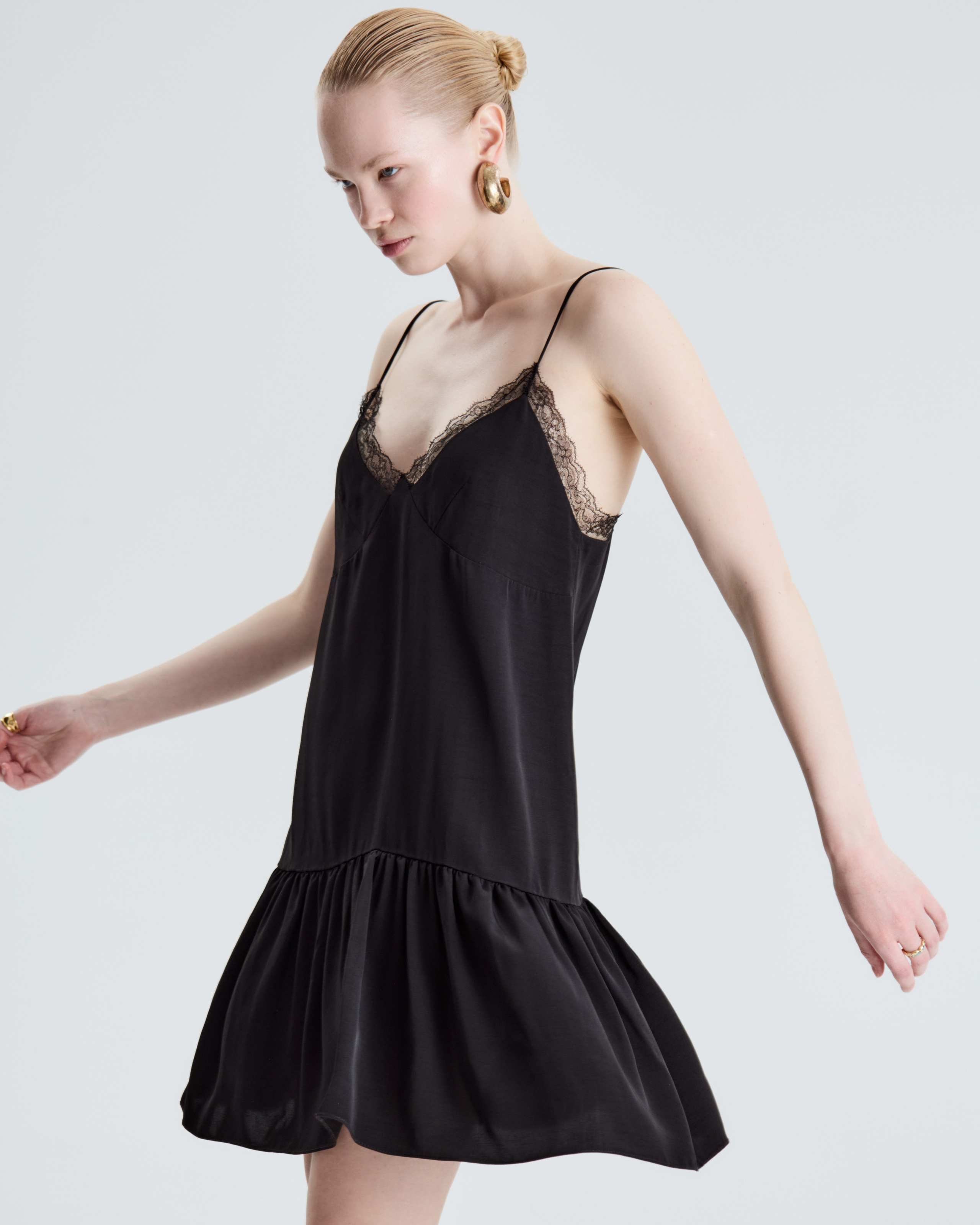 Room513. Фотограф и видеограф для брендов в Москве