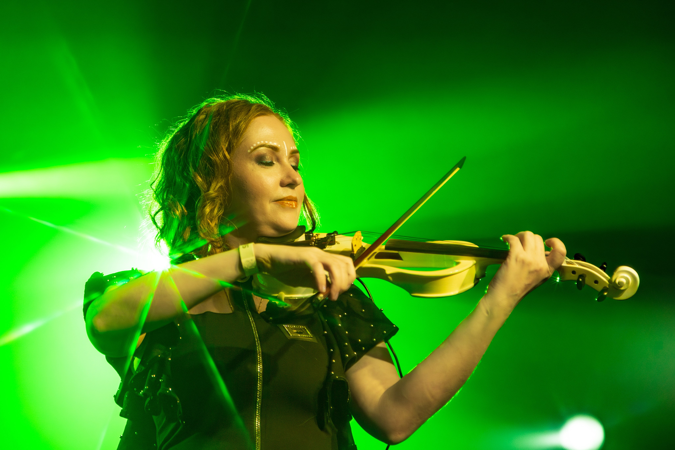 System Reality: Glow! в клубе Фабрика, Екатеринбург. Репортажный фотограф Екатеринбург | Яркий, качественный репортаж | Концерты, клубы, репортаж, праздники, корпоративы