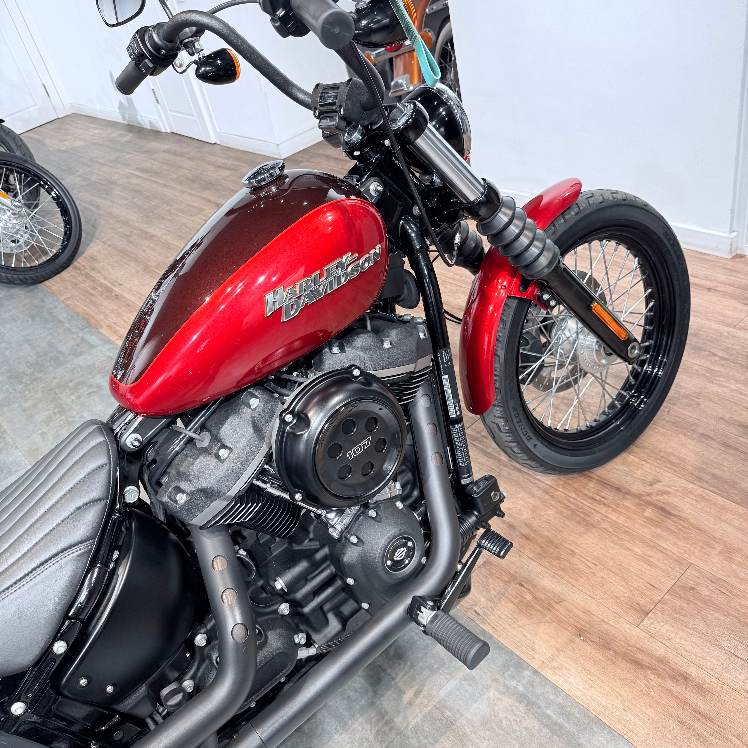 2017 Street Bob 107 ABS Red Pearl Brown. Hello Davidson, Москва. Только хорошие мотоциклы…