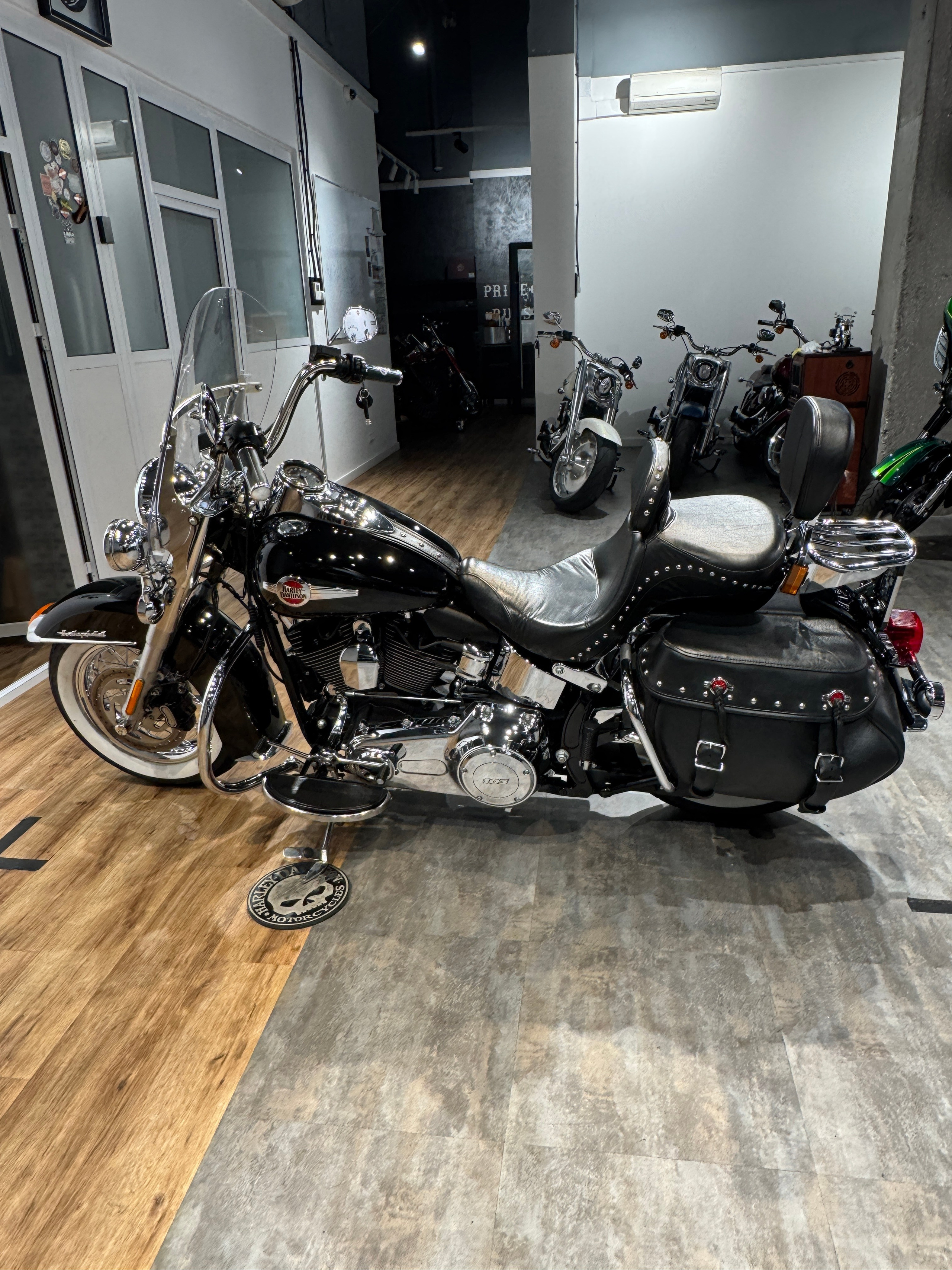 Harley Davidson Дилерский 2015 Heritage Black ABS (Softail) — купить мотоцикл. Hello Davidson, Москва. Только хорошие мотоциклы…