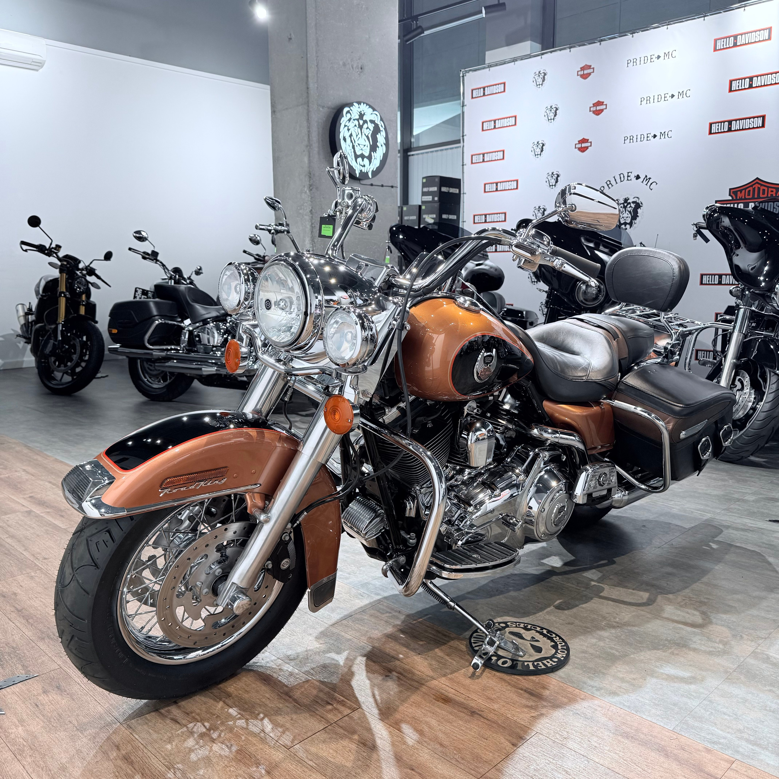 2008 Road King 105 Yеars ABS. Hello Davidson, Москва. Только хорошие мотоциклы…